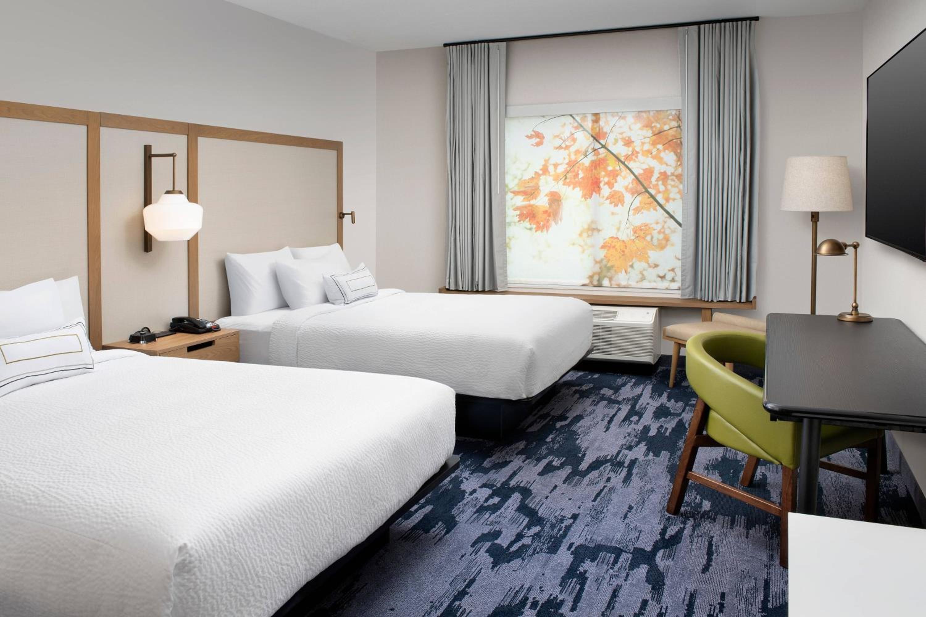 Queen Room with Two Queen Beds - Hearing Accessible