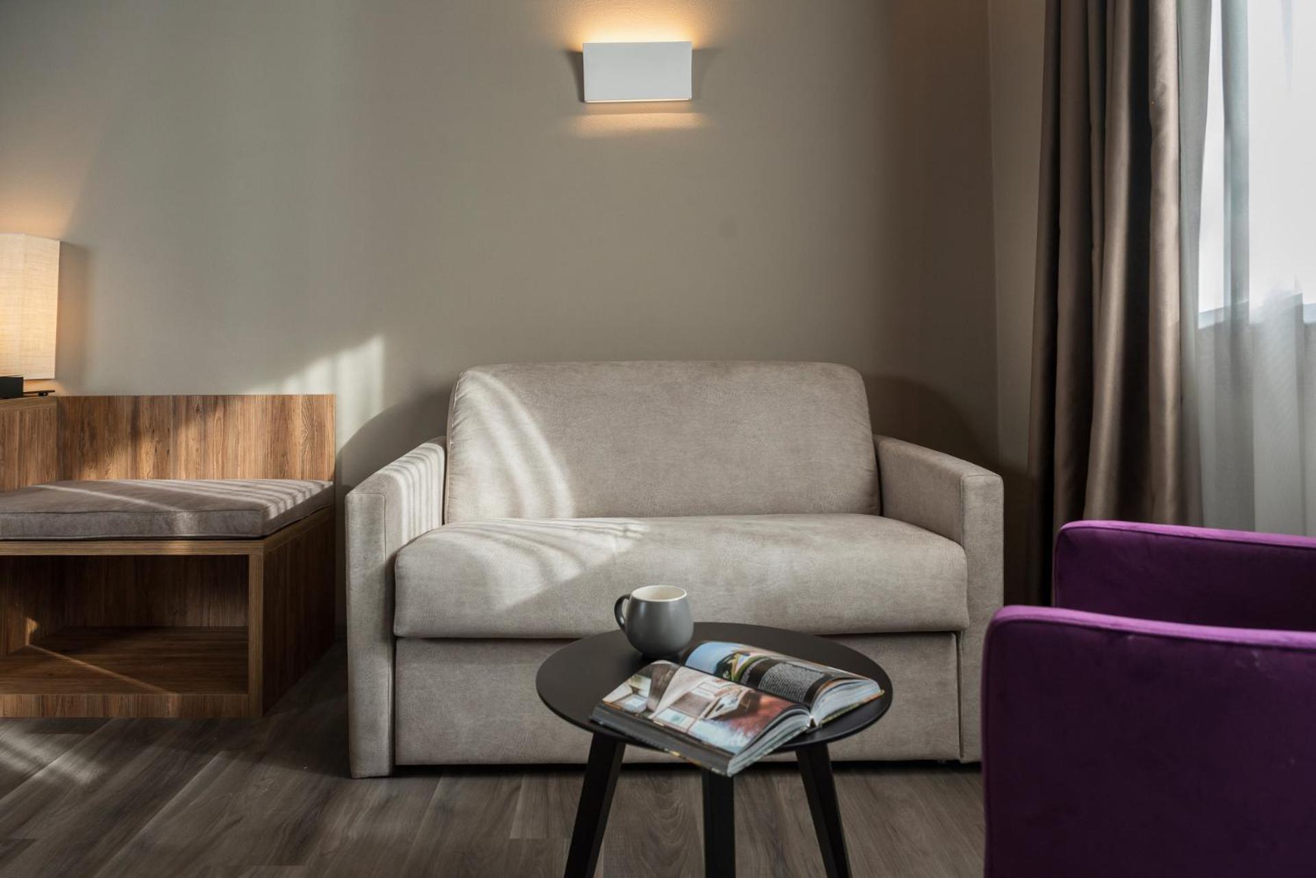 Deluxe Room (2 Adults + 1 Child)