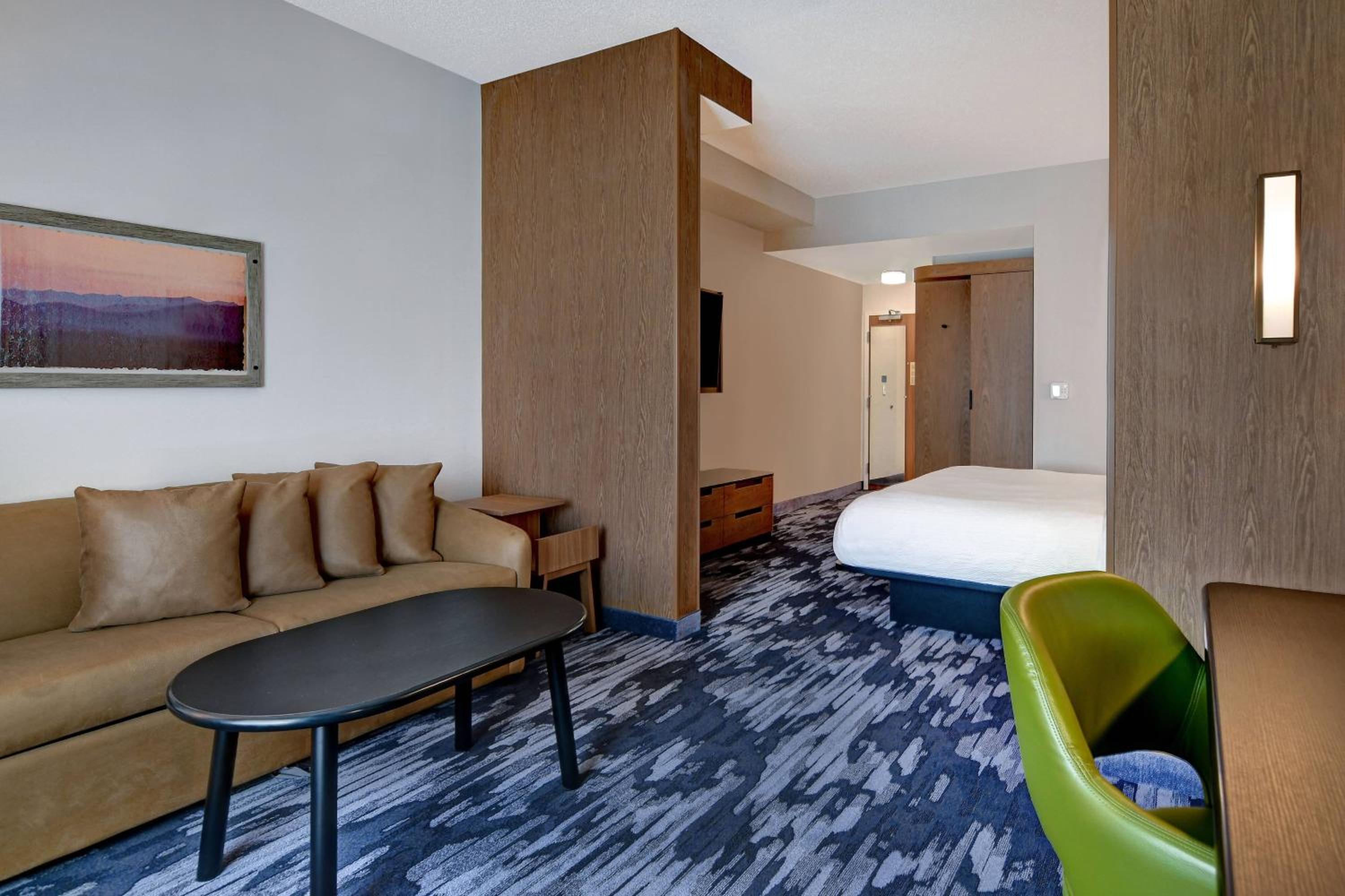 Queen Room with Two Queen Beds and Adapted Tub - Mobility Accessible - Photo 1