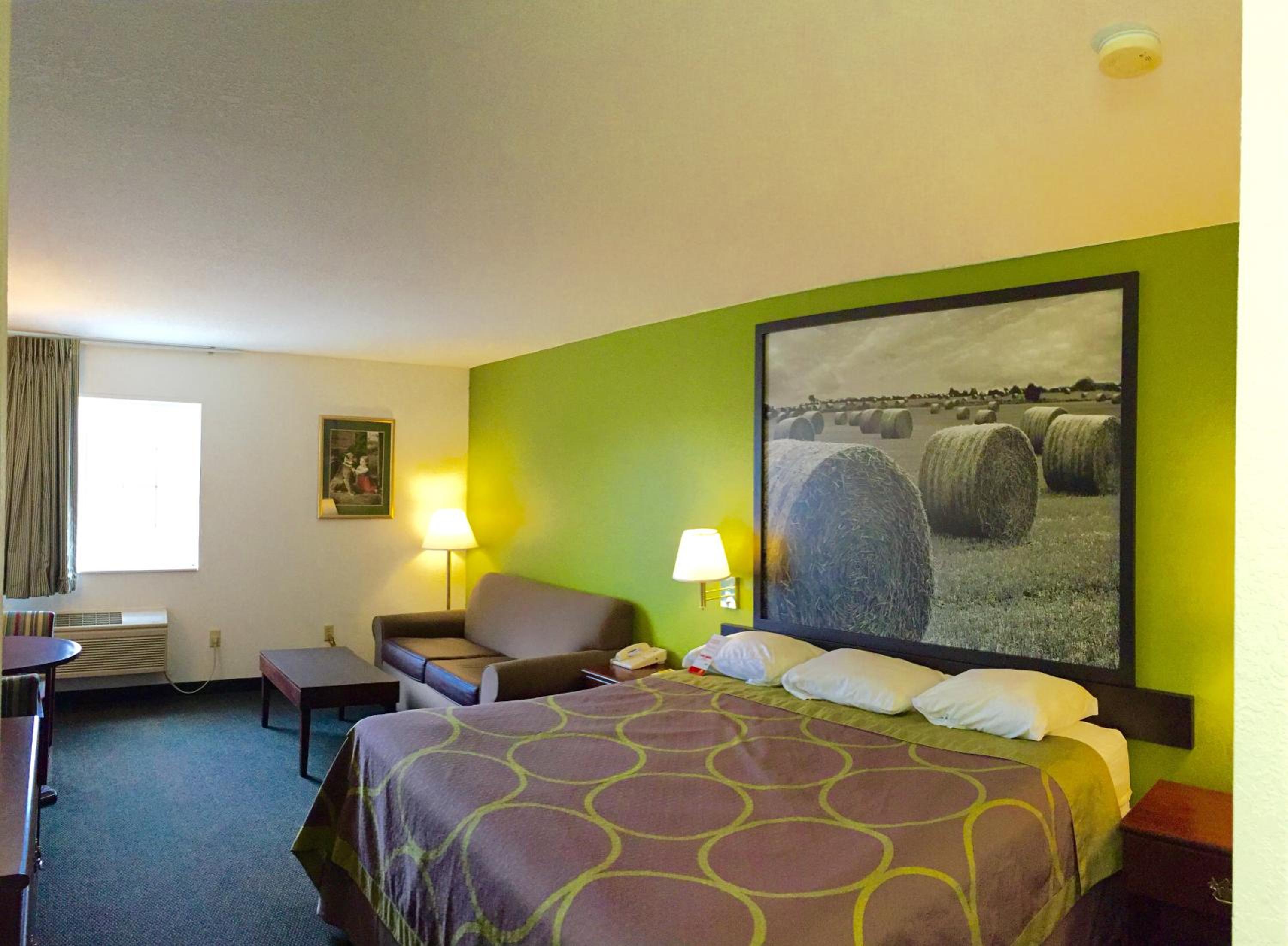 King Room - Non-Smoking - Photo 2