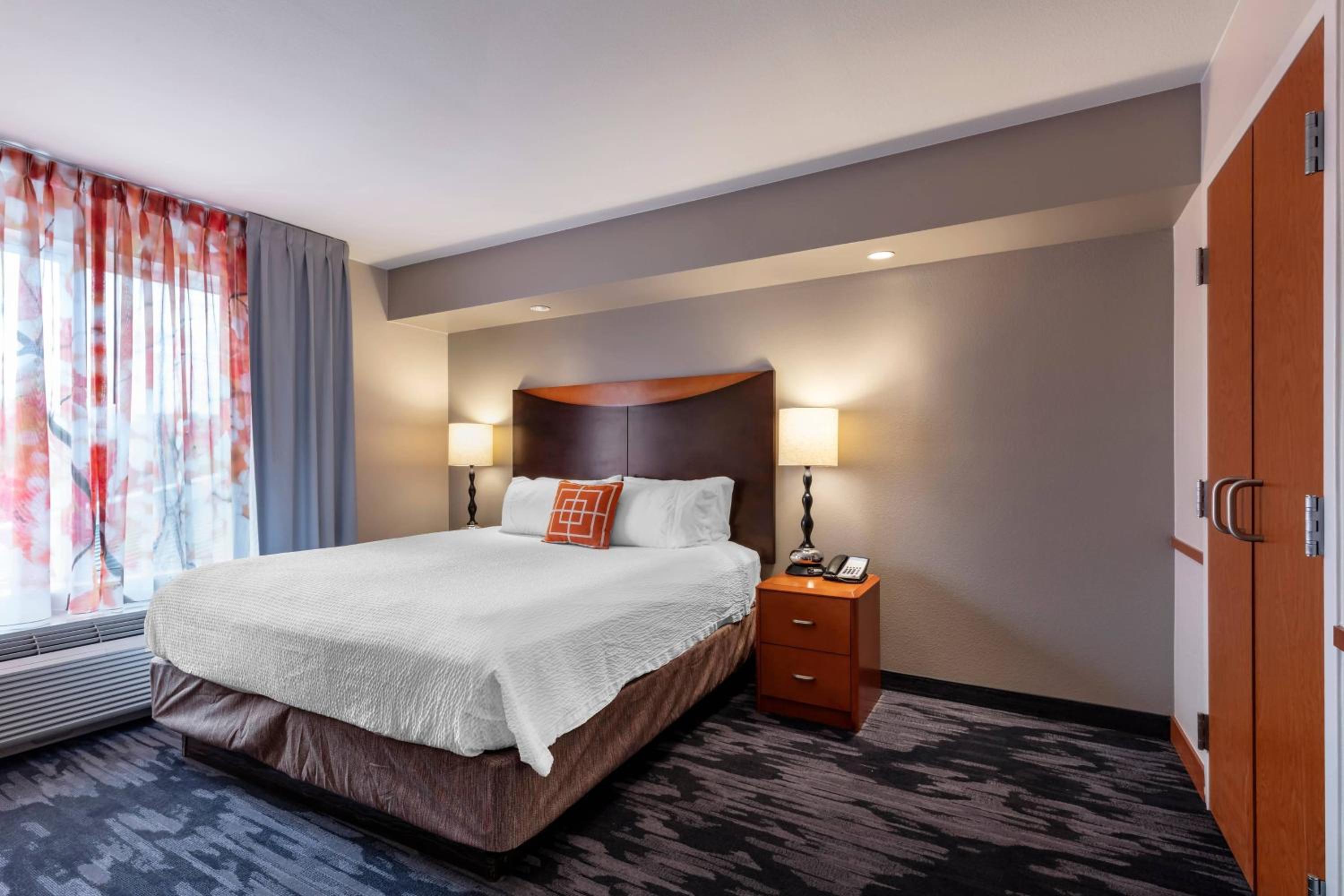 King Room - Hearing Accessible - Photo 1