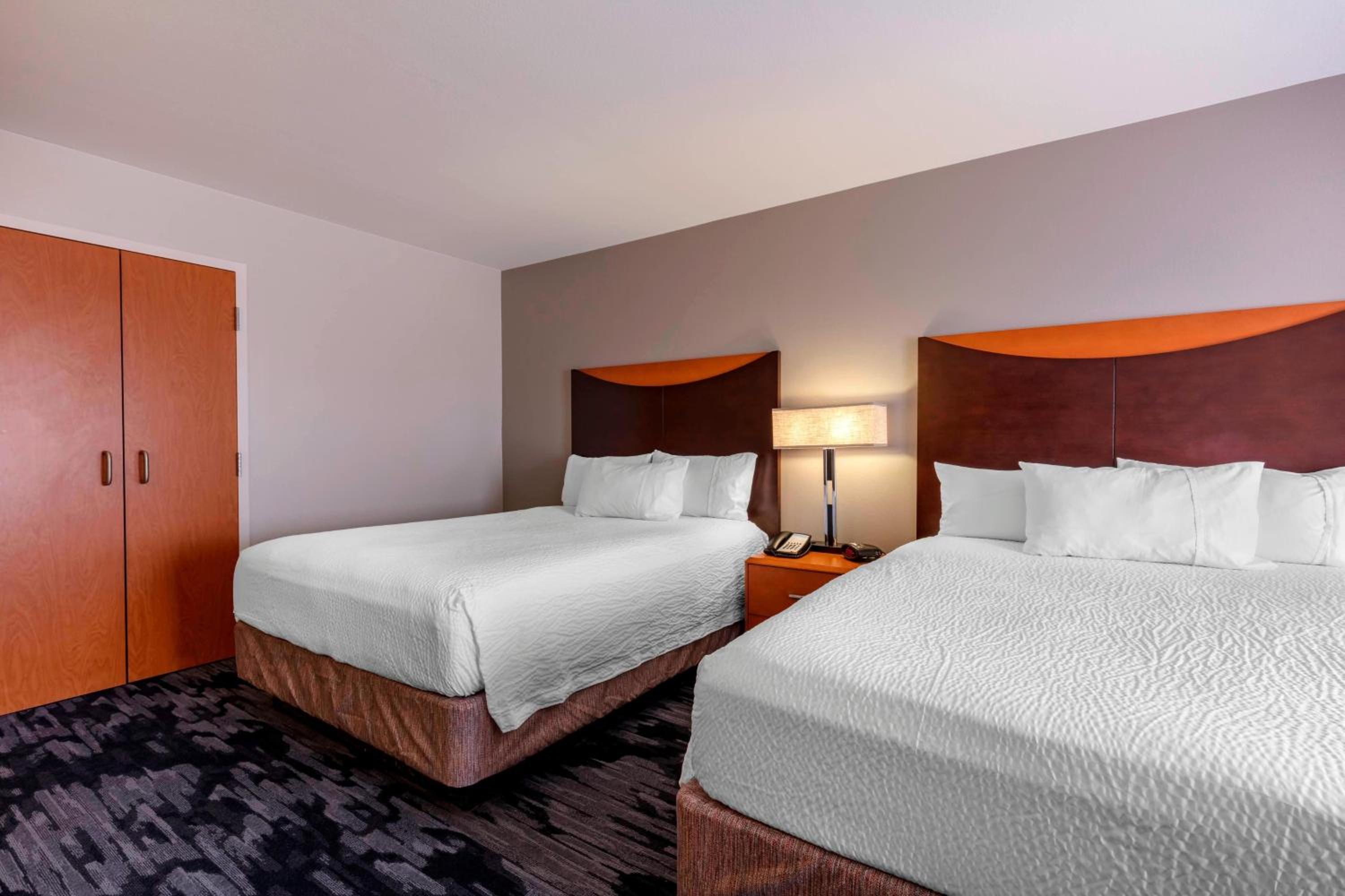Queen Room with Two Queen Beds and Bathtub - Mobility Access/Hearing Accessible - Photo 2