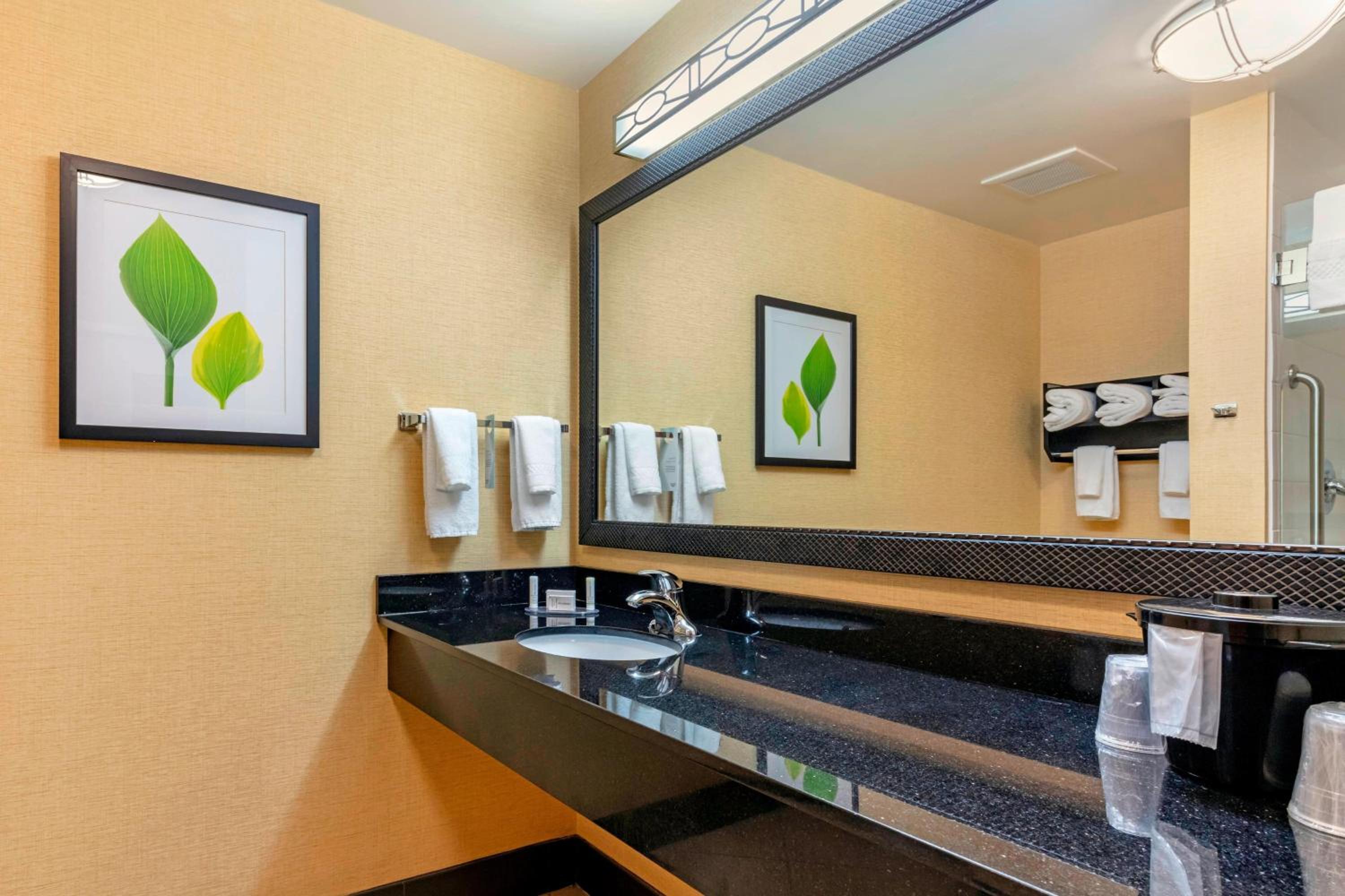 King Room - Hearing Accessible - Photo 4