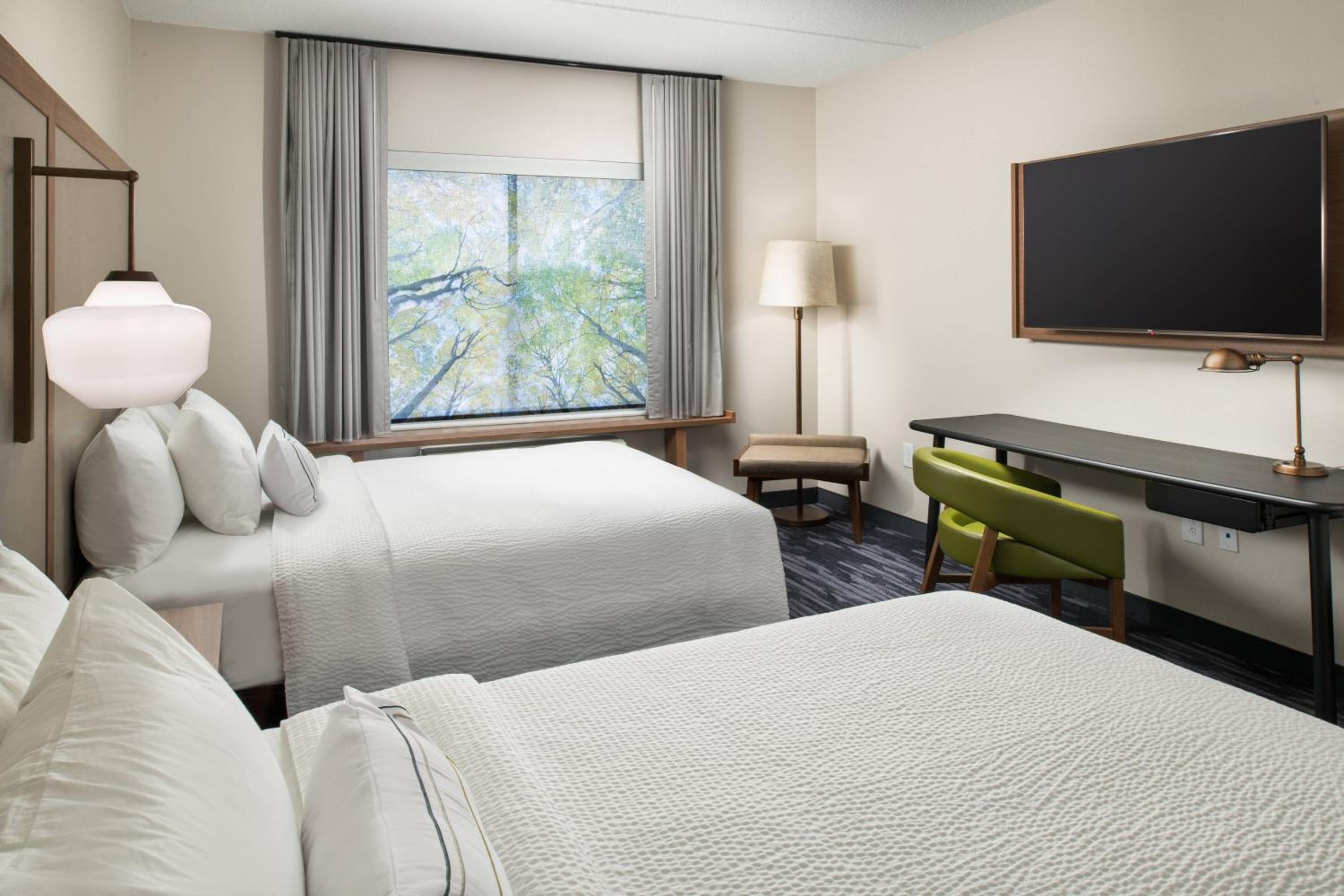 Queen Room with Two Queen Beds - Hearing Accessible - Photo 7