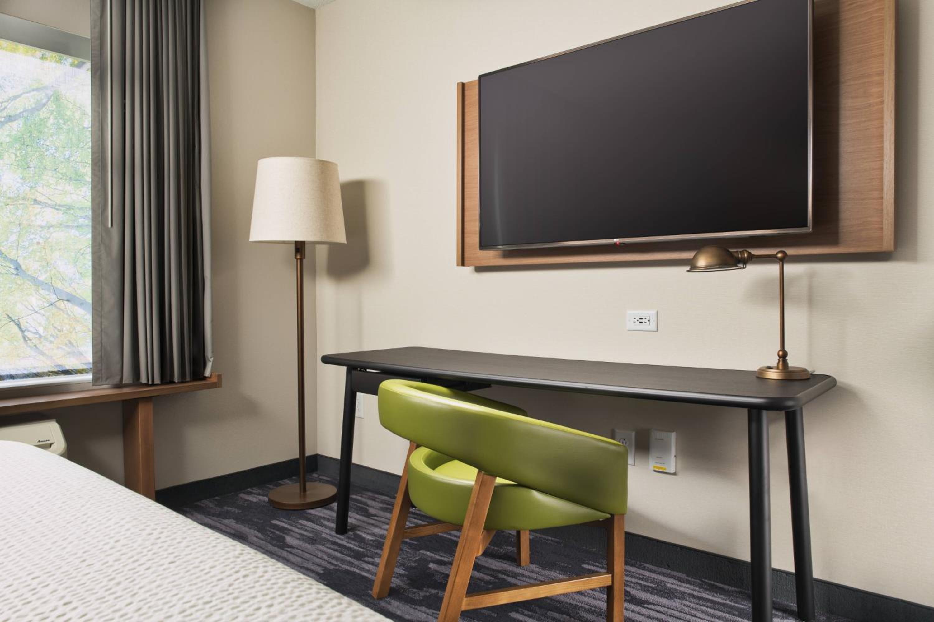 Queen Room with Two Queen Beds - Hearing Accessible - Photo 8