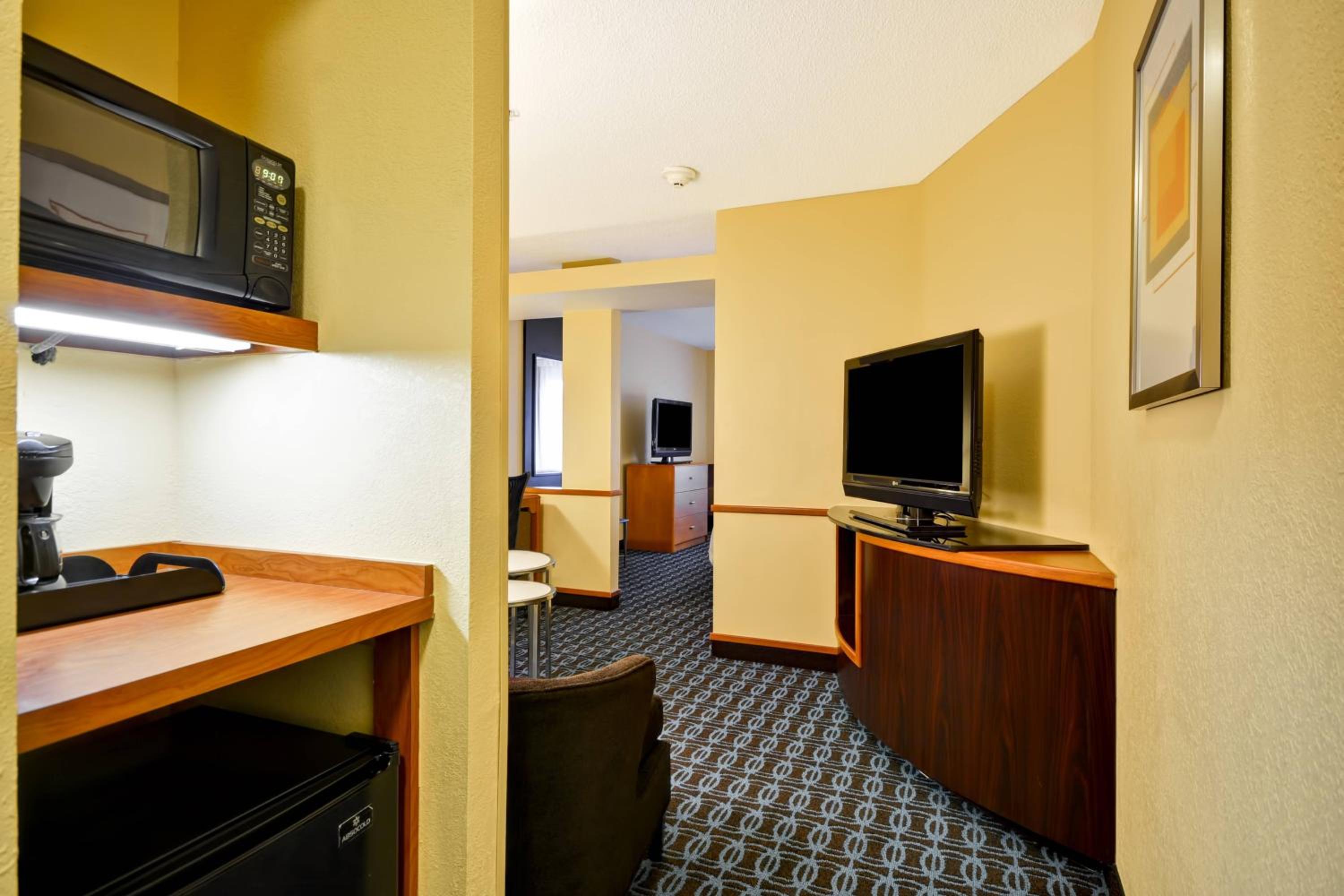 Large King Room with Sofa Bed - Hearing Accessible - Photo 5