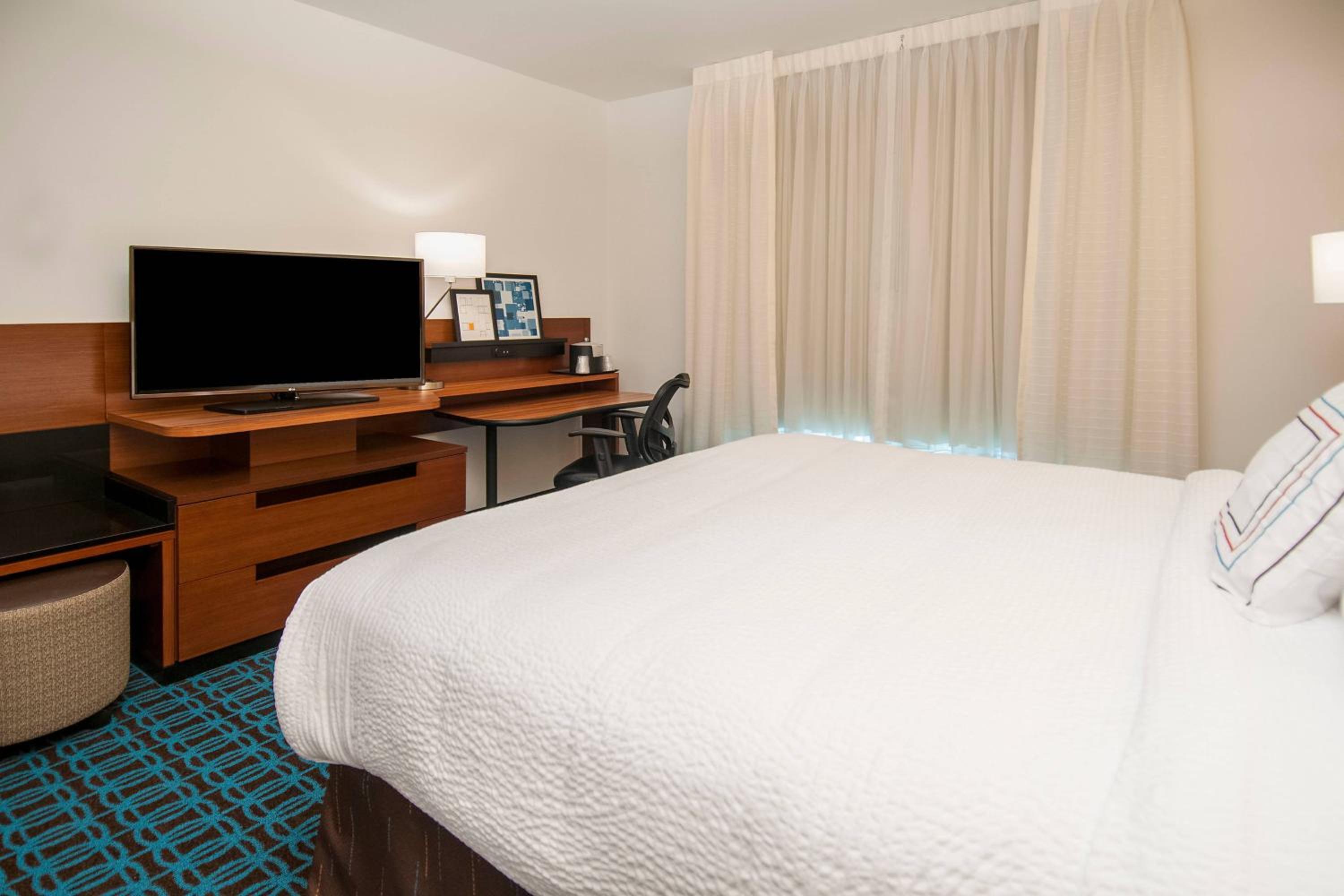 King Room - Hearing Accessible - Photo 3