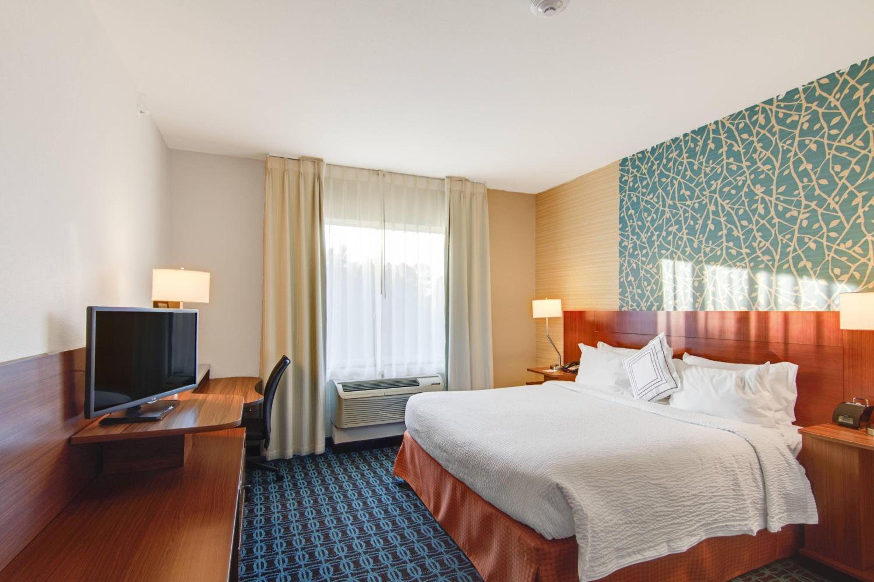 King Room - Hearing Accessible photo 1
