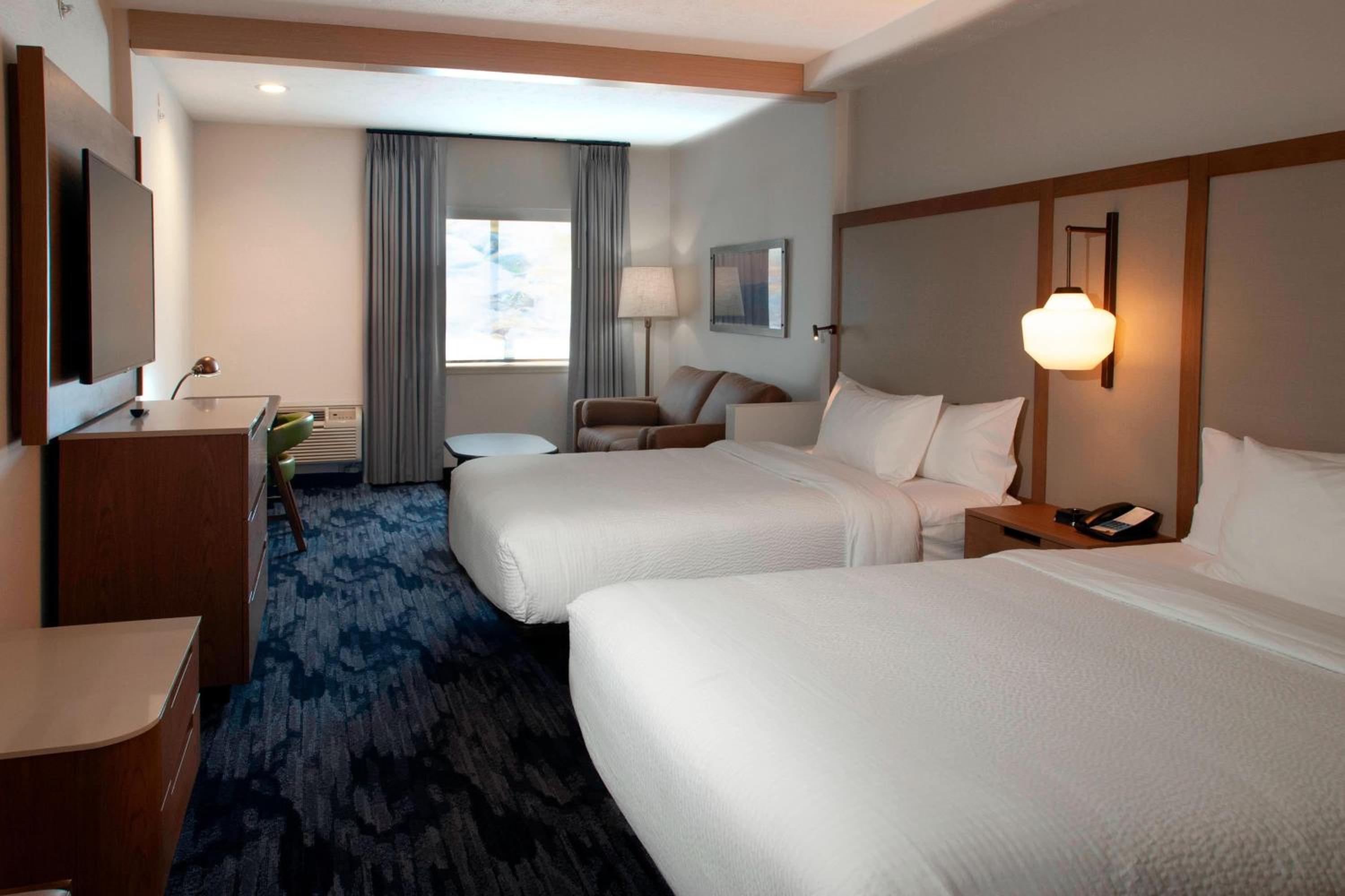 Queen Room with Two Queen Beds and Roll-in Shower - Mobility Accessible