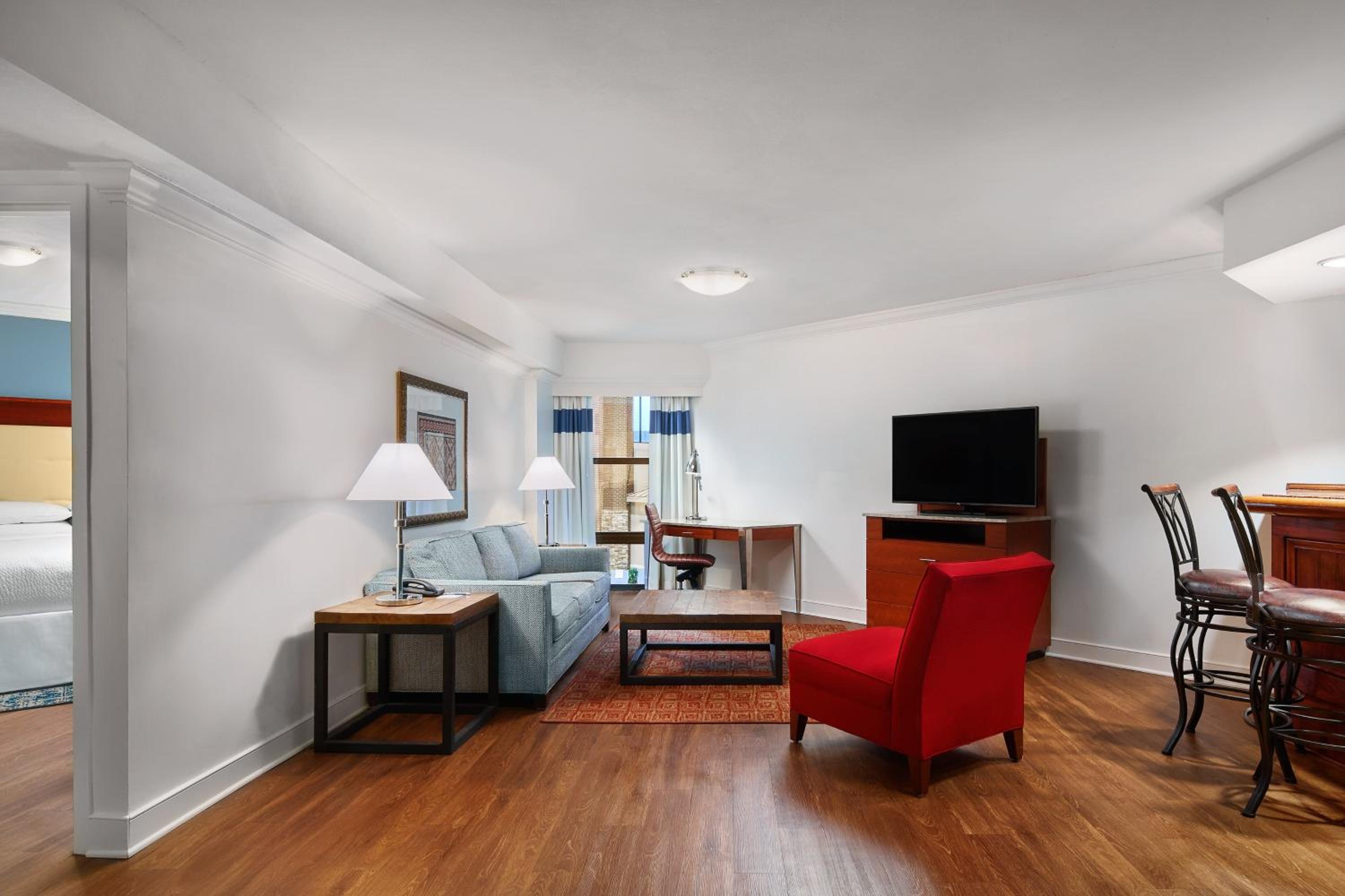 Suite, Bedroom 1: 1 King, Bedroom 2: 1 King photo 3