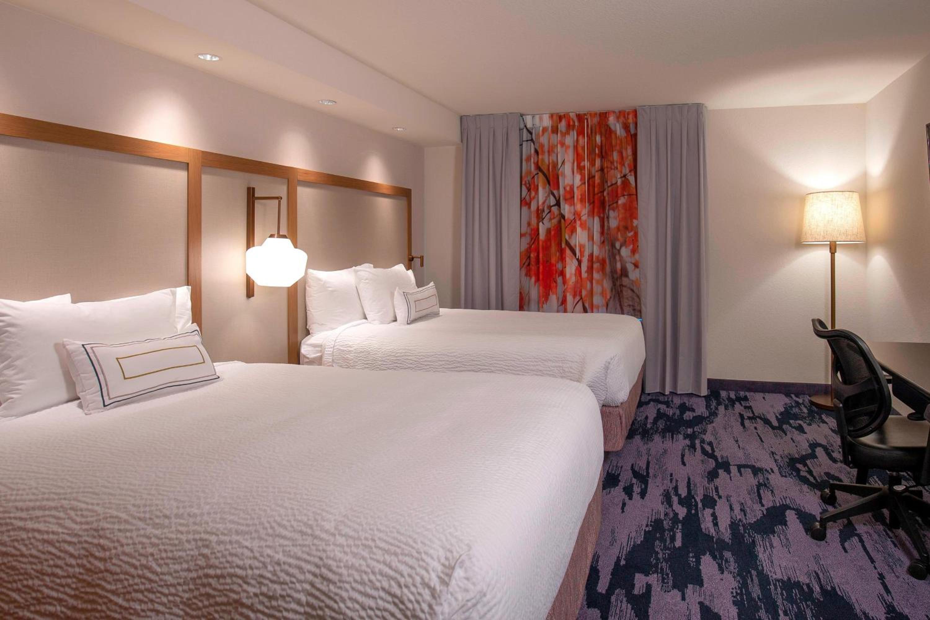 Double Room with Two Double Beds - Photo 2