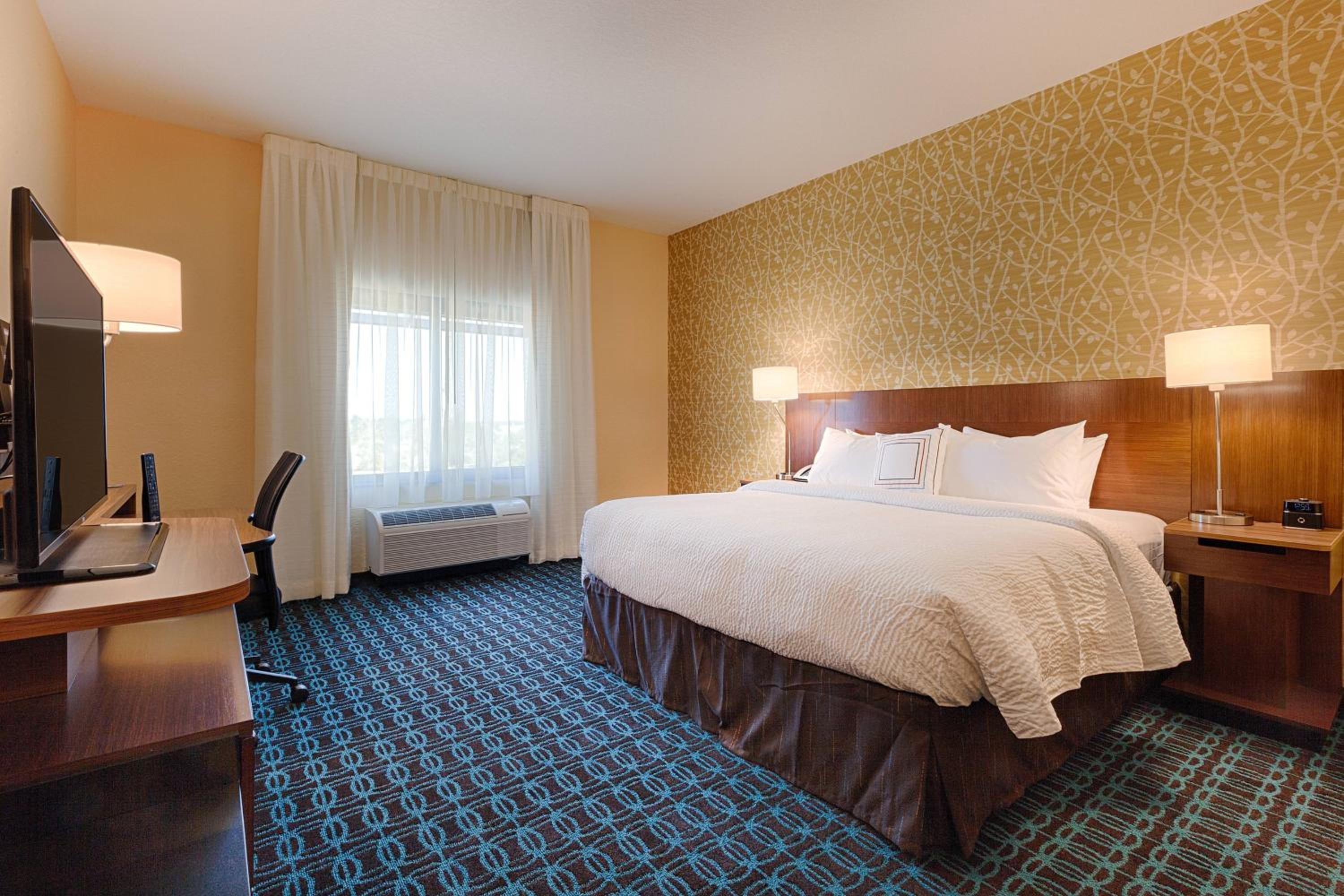 King Room - Hearing Accessible photo 1
