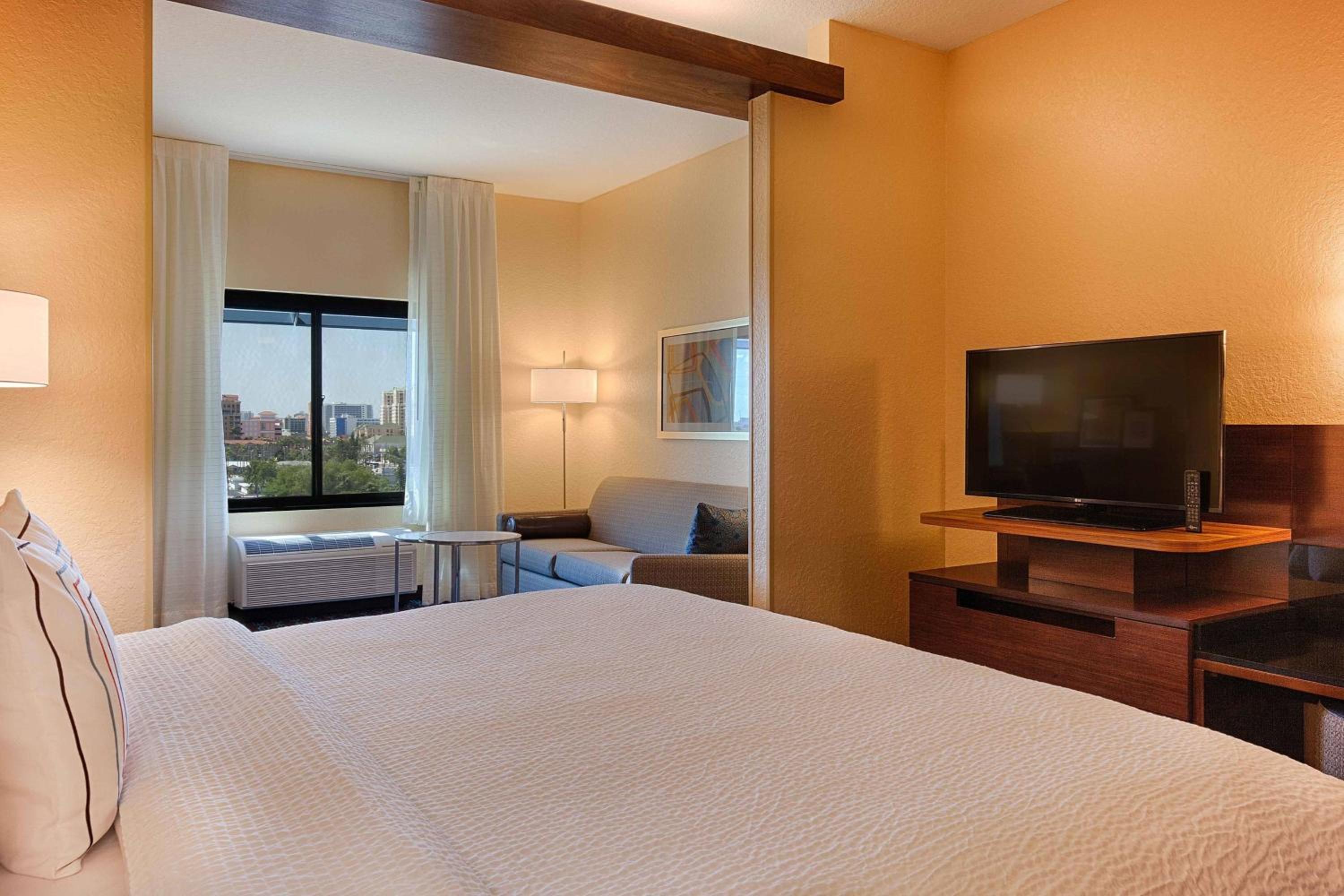 King Suite with Water View and Sofa Bed - Hearing Accessible photo 2