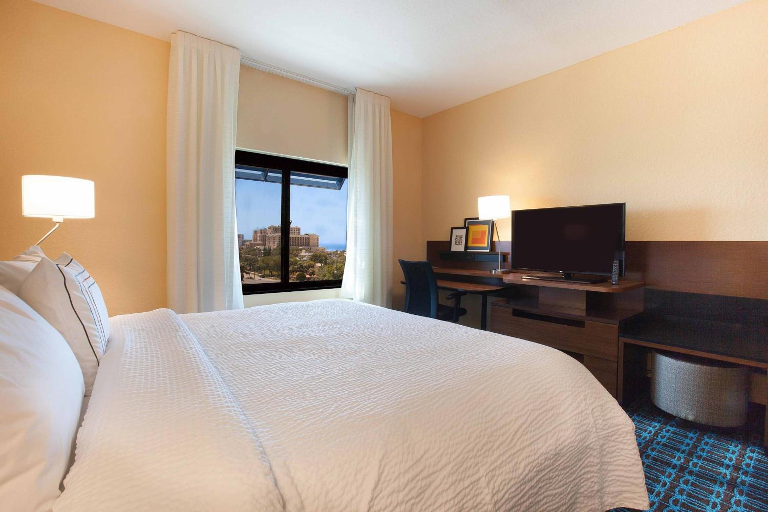 King Room - Hearing Accessible photo 2