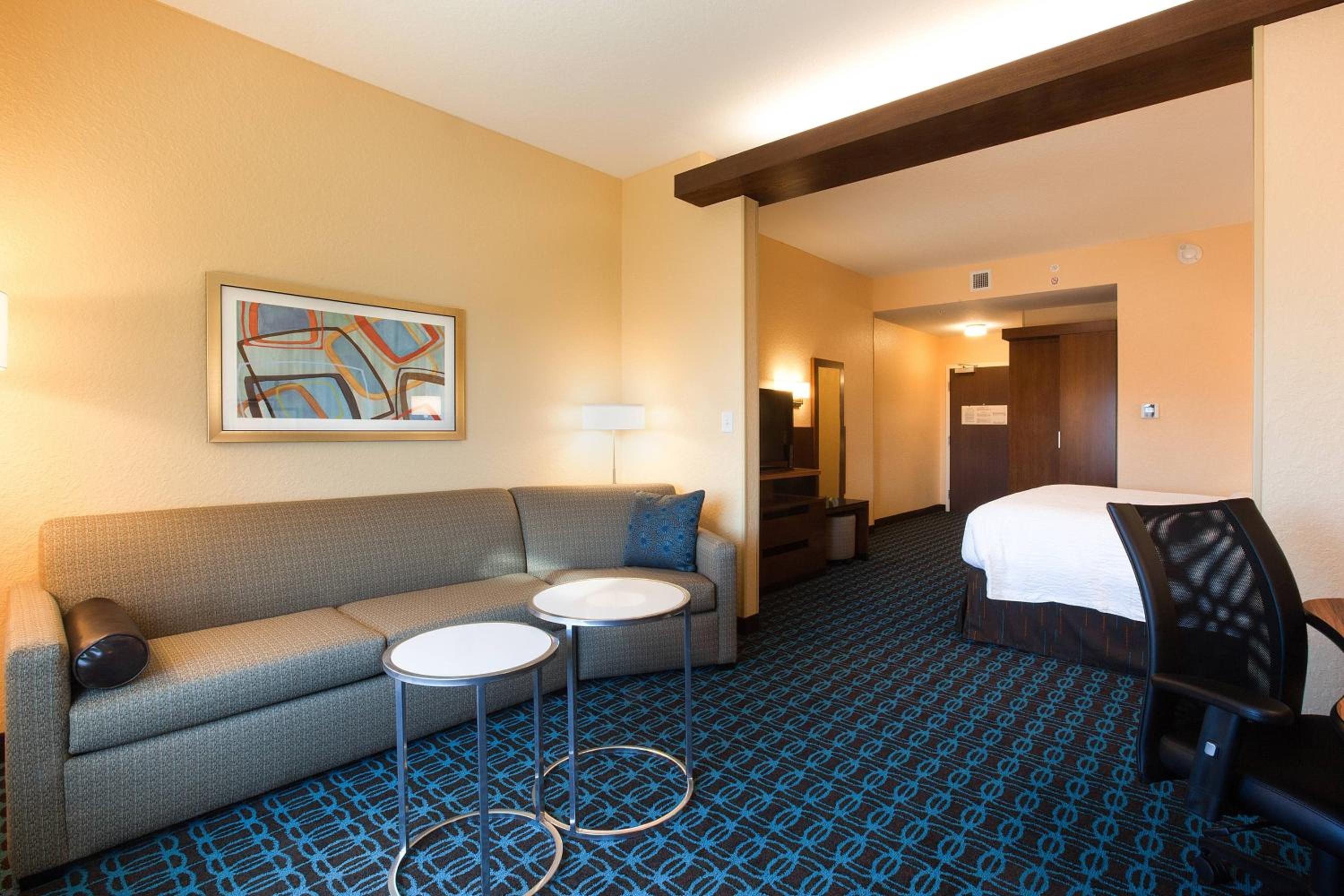 King Suite with Water View and Sofa Bed - Hearing Accessible photo 3