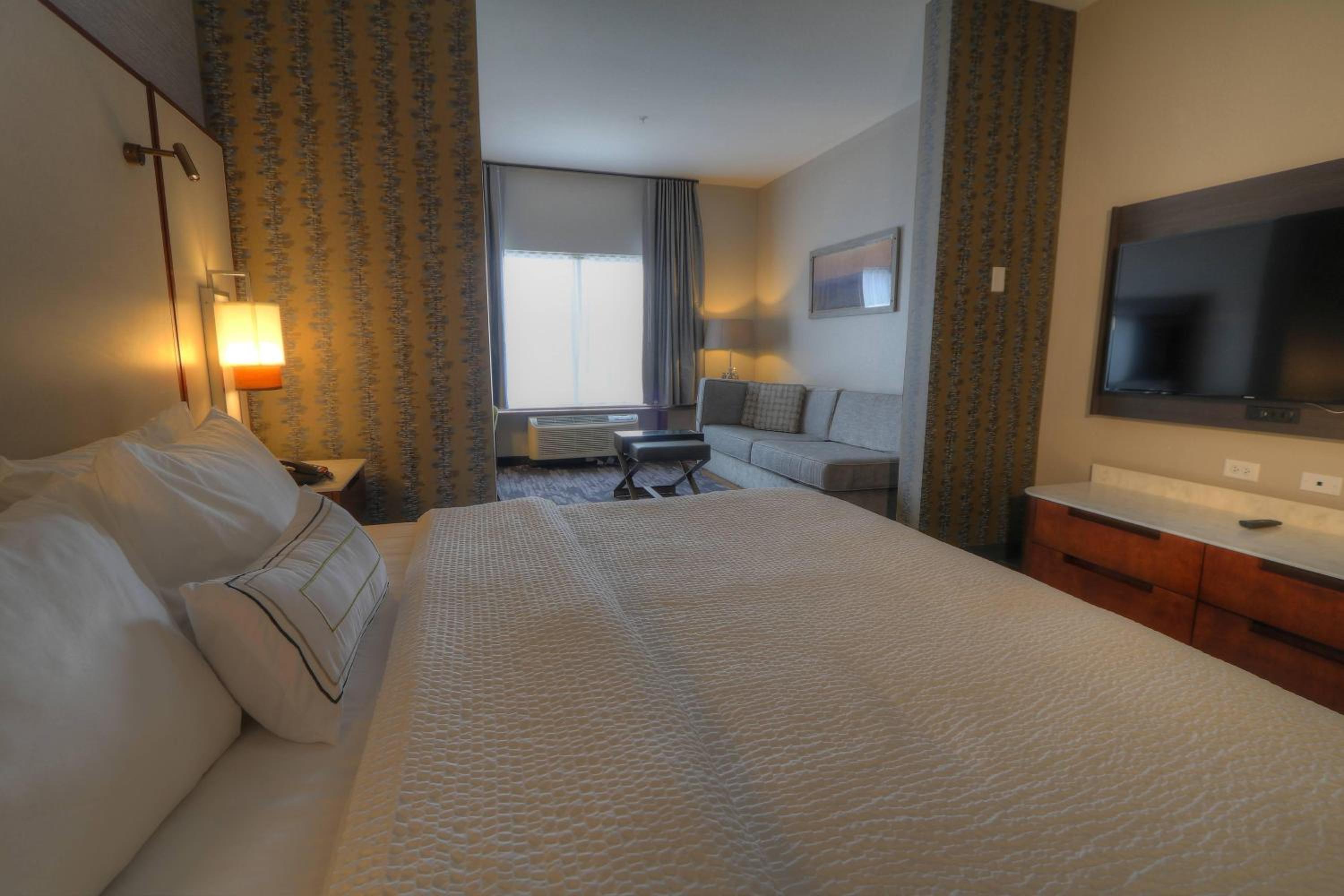 King Room with Sitting Area and Sofa Bed photo 3