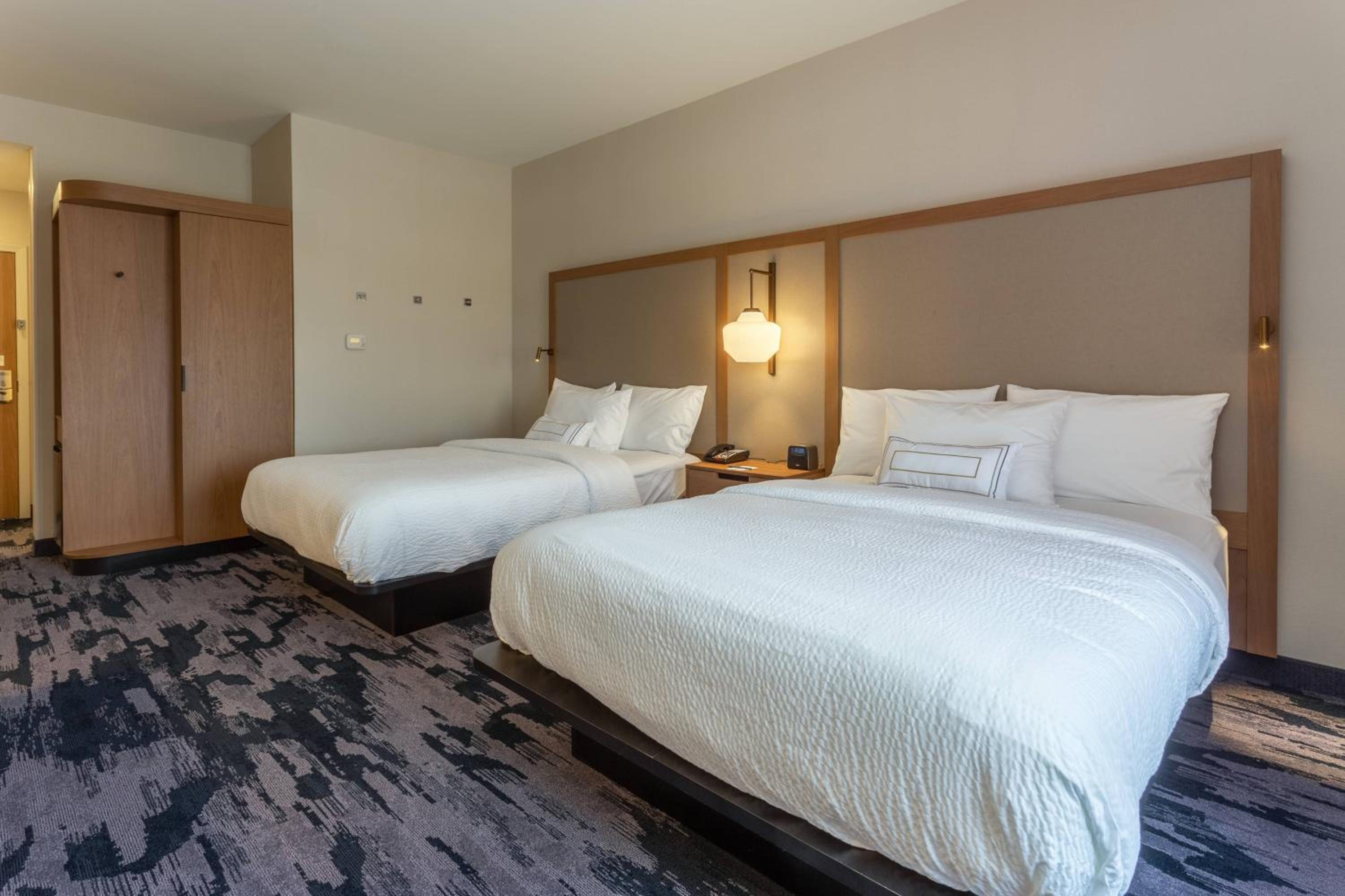 Queen Room with Two Queen Beds and Transfer Shower - Mobility Access photo 1
