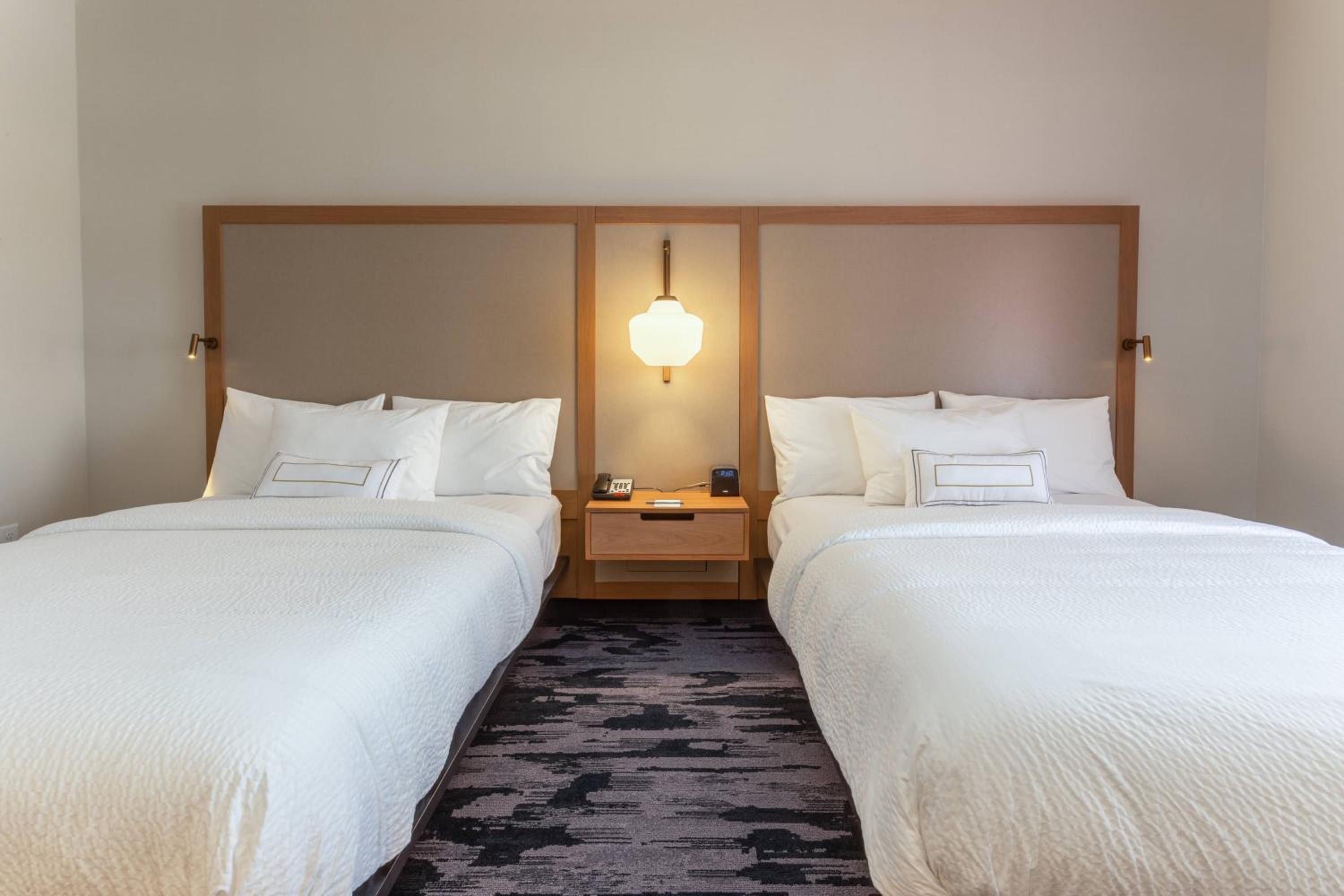 Queen Room with Two Queen Beds and Transfer Shower - Mobility Access photo 2