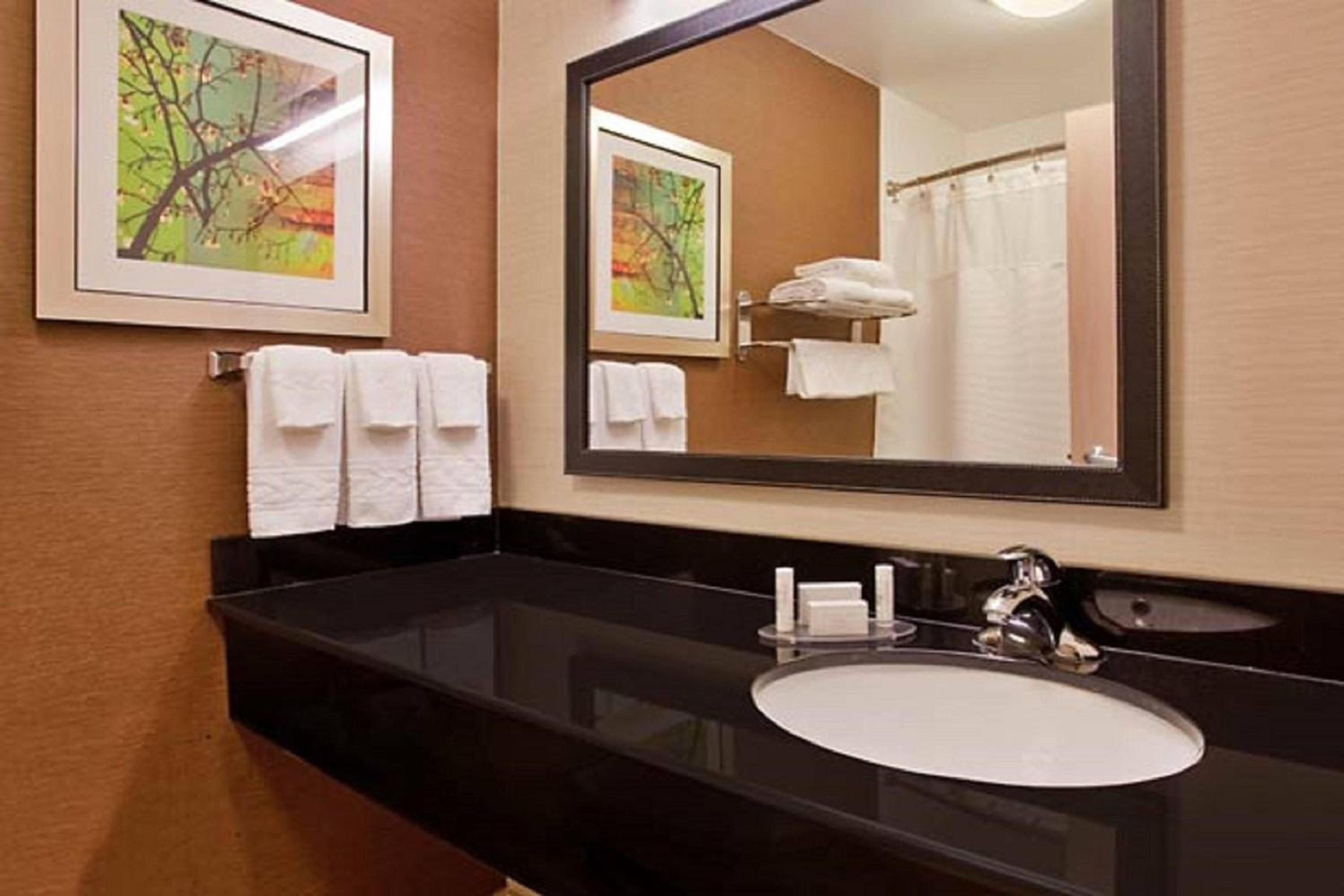Executive King Suite - Hearing Accessible - Photo 5