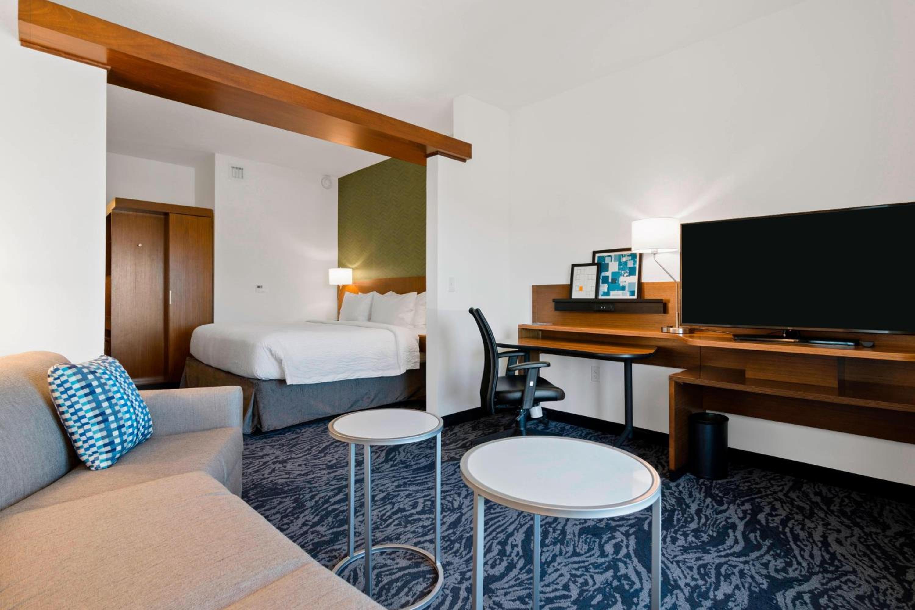 King Suite with Sofa Bed and Adapted Tub - Mobility and Hearing Accessible photo 3