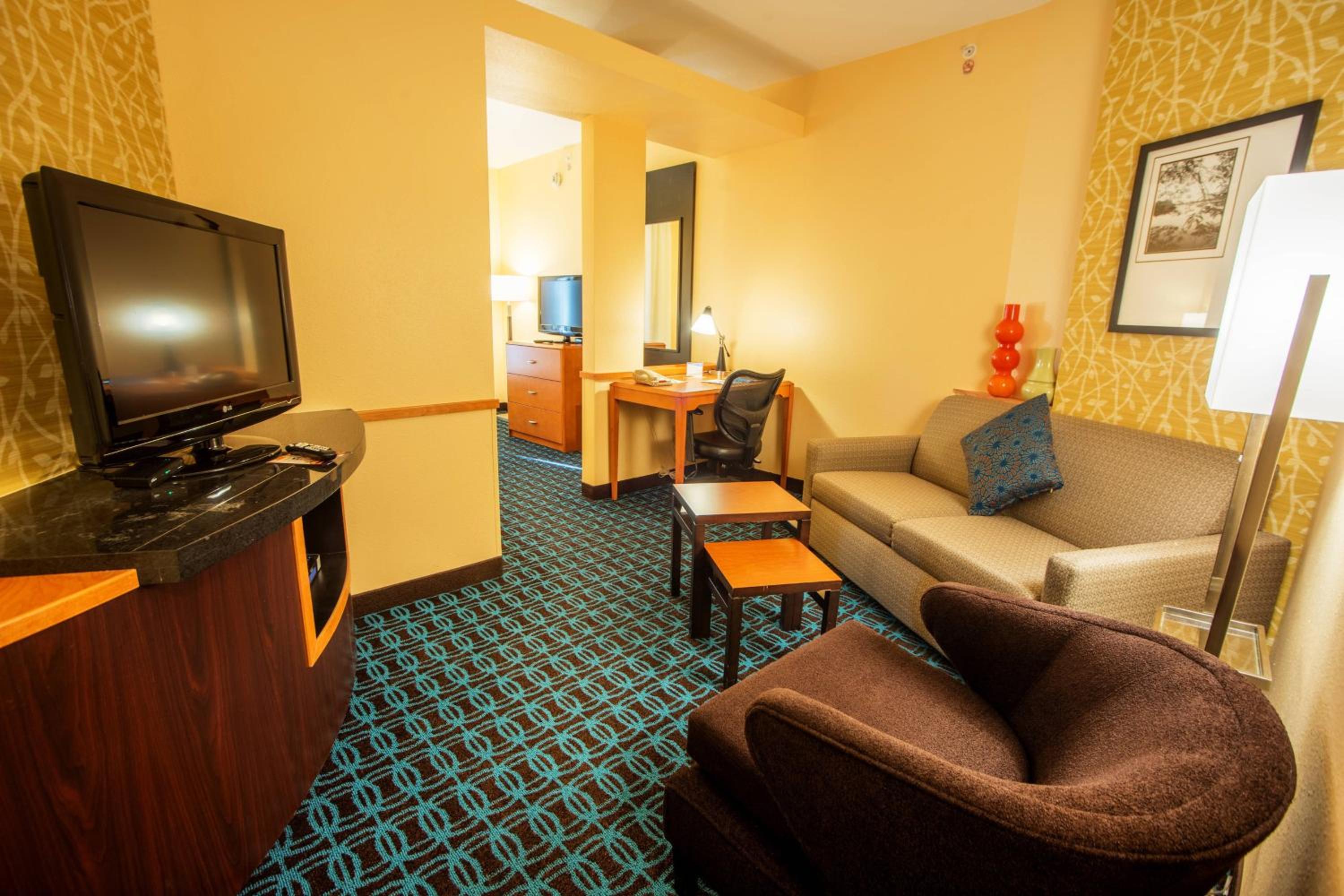 Studio with King Bed, Sitting Area and Sofa Bed - Photo 1