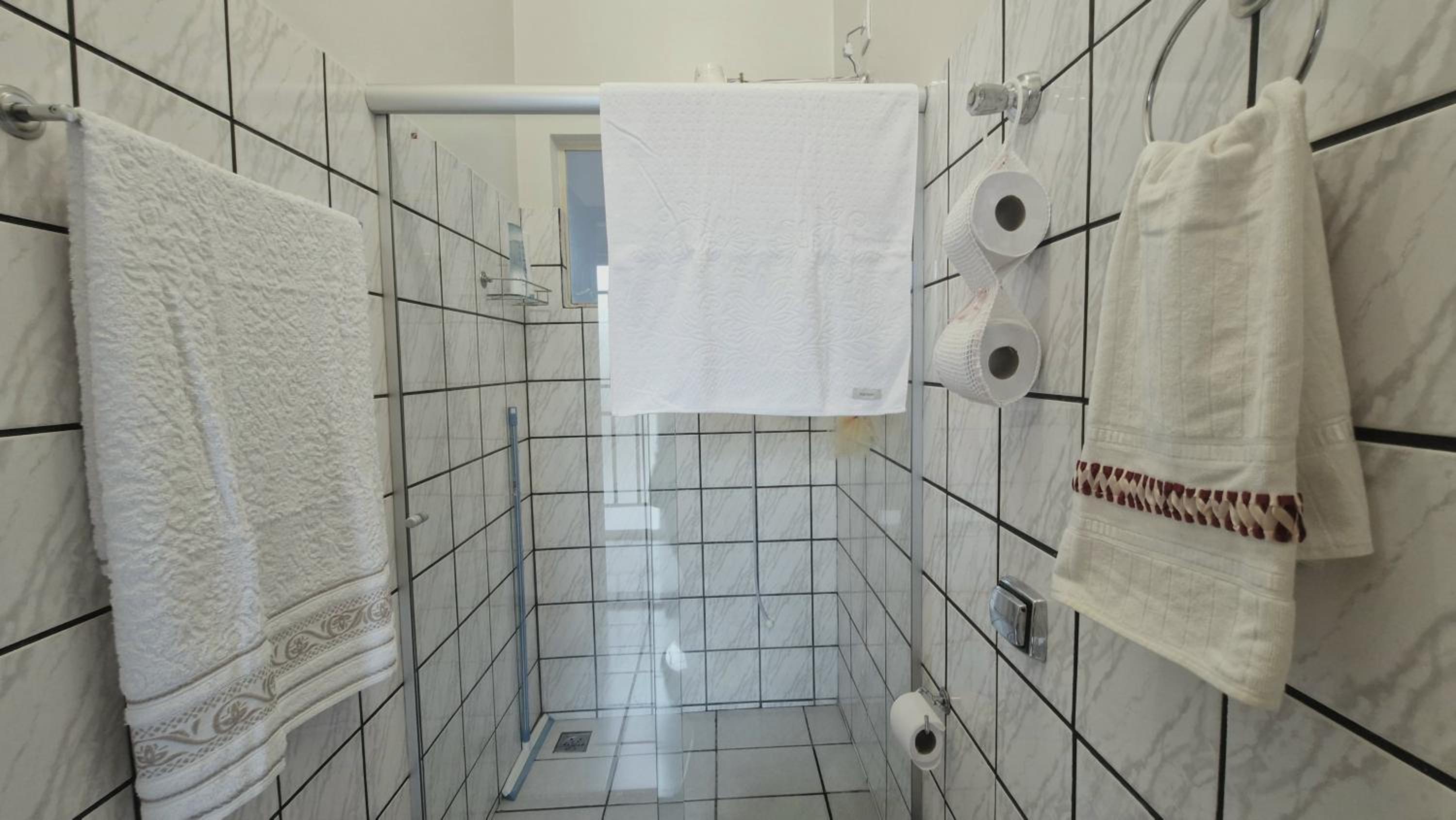 Basic Triple Room with Shared Bathroom photo 3