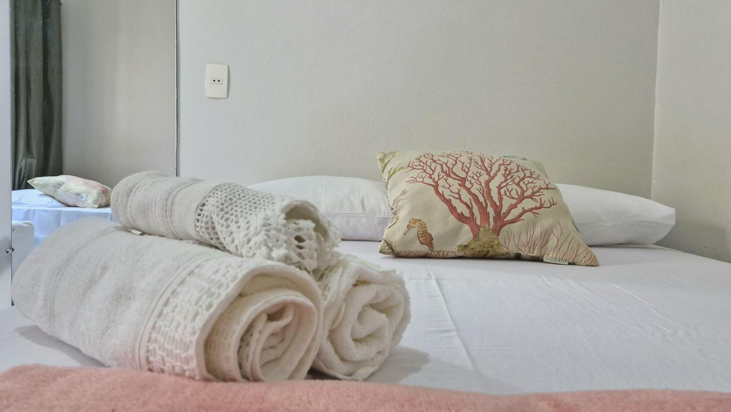Basic Triple Room with Shared Bathroom photo 1