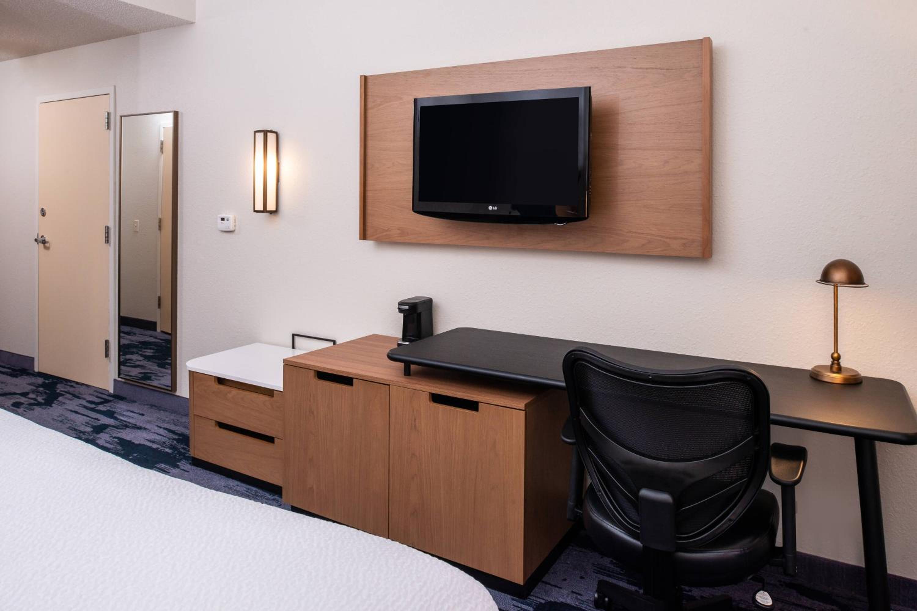 King Room - Hearing Accessible - Photo 2