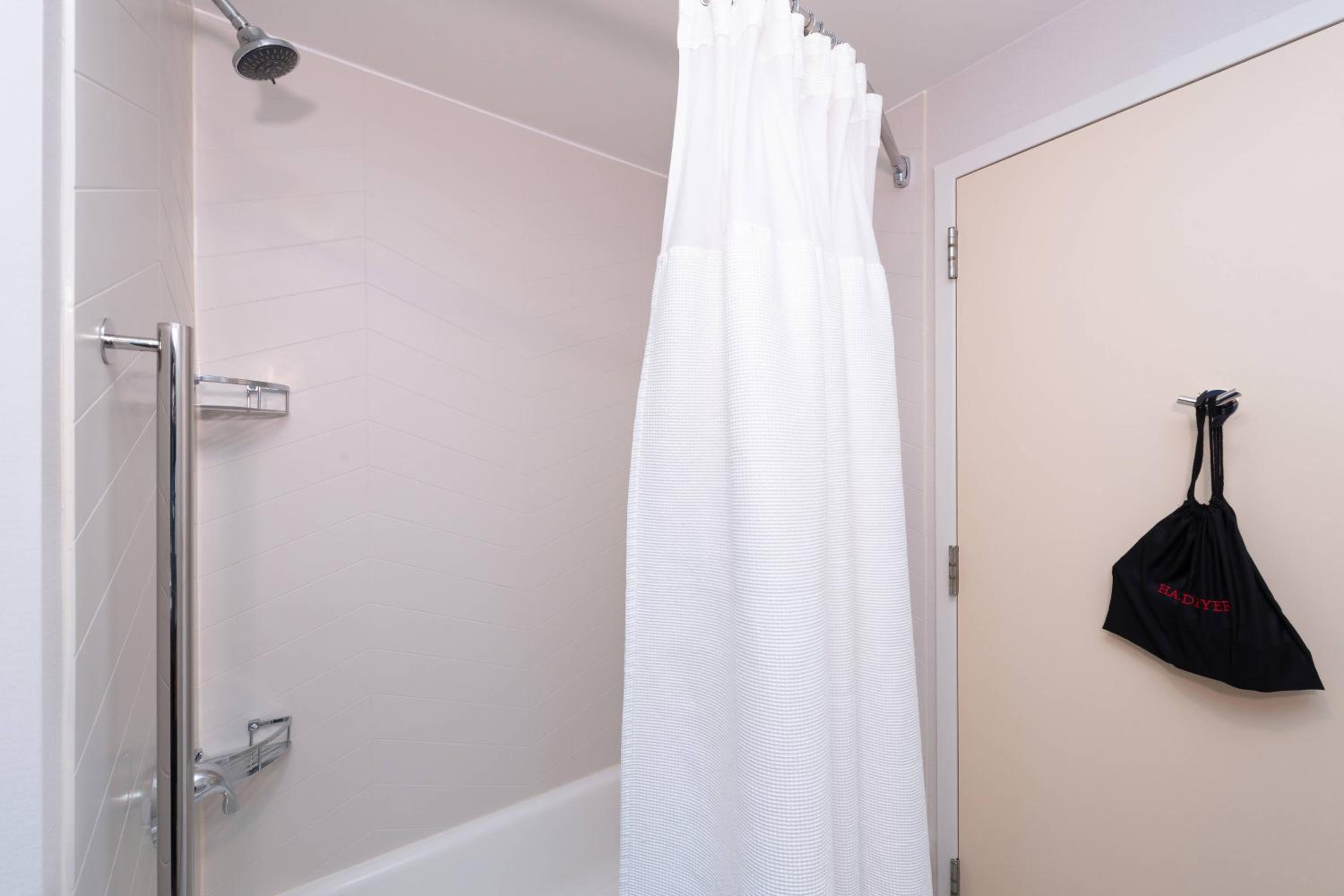 Queen Room with Two Queen Beds - Hearing Accessible - Photo 1