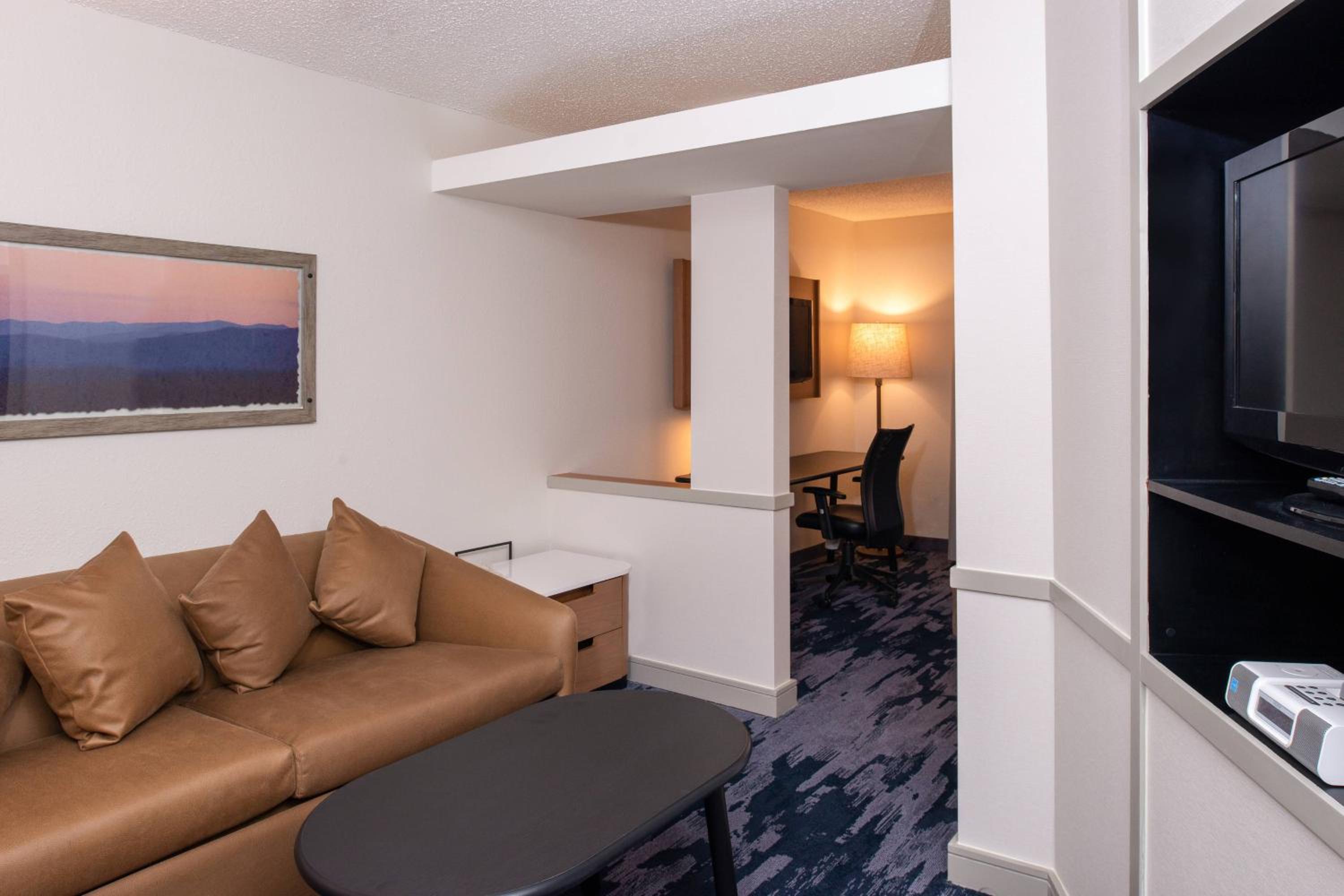 King Room with Sofa Bed - Hearing Accessible - Photo 2