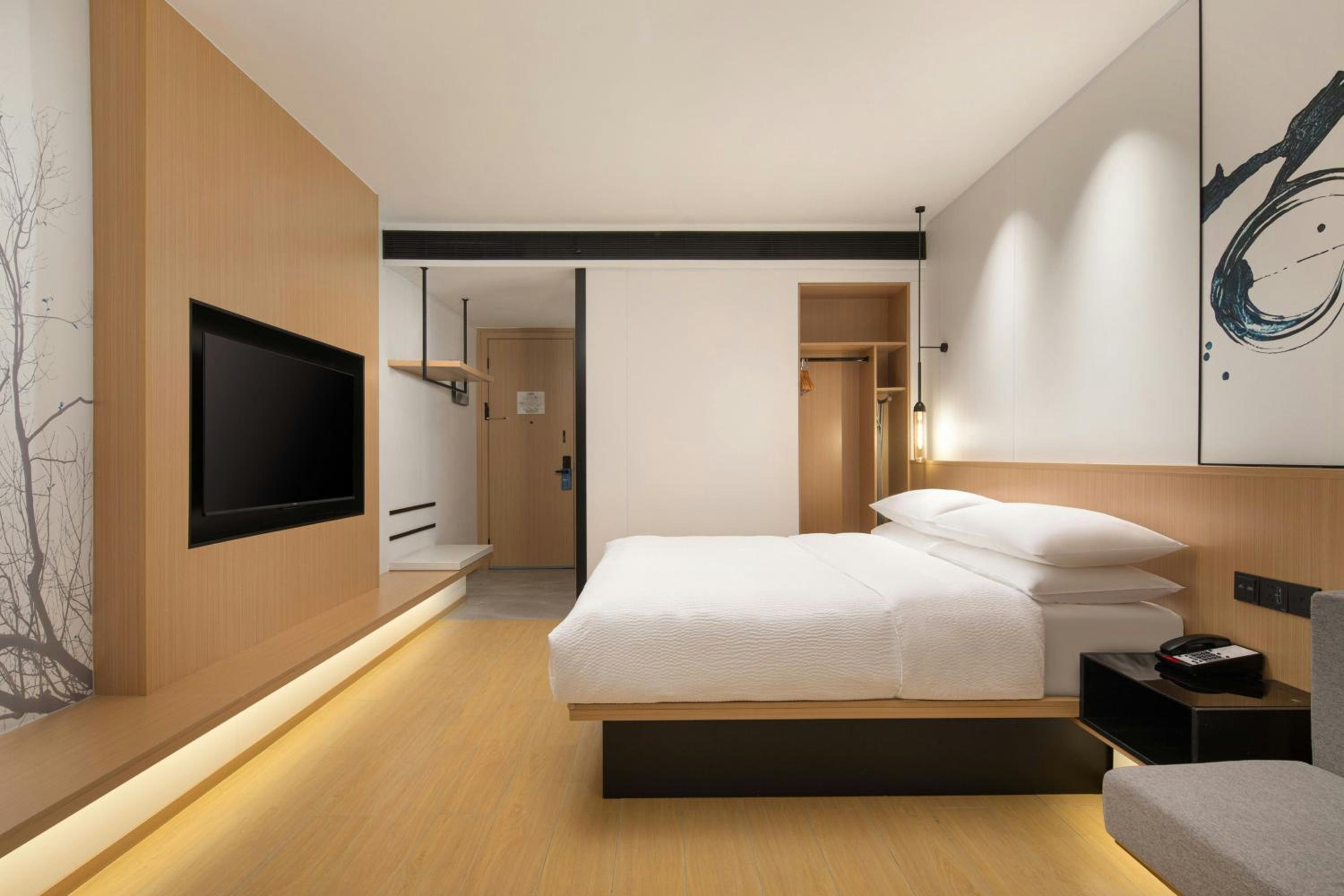 Standard King Room