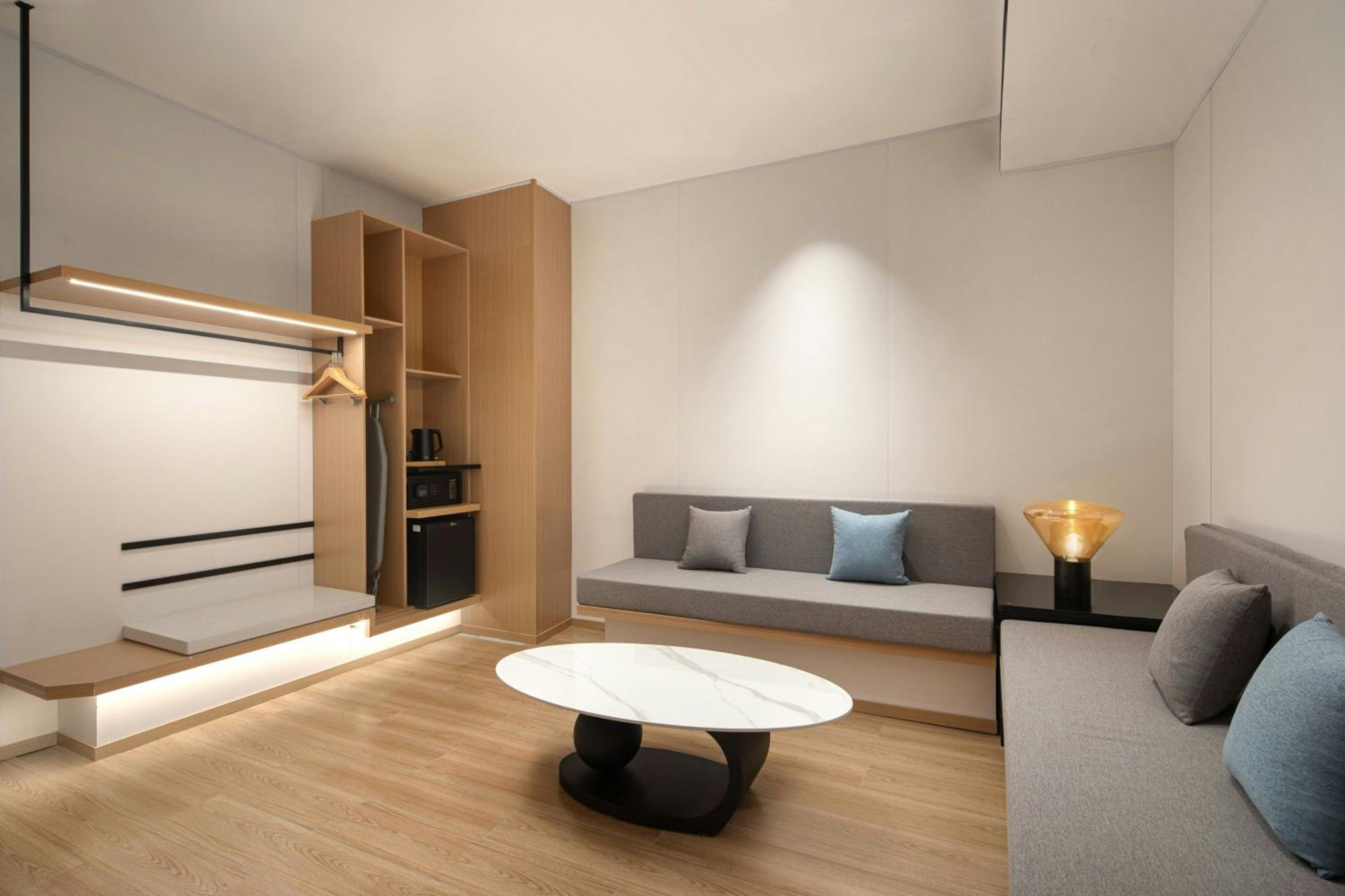 King Suite with Sofa Bed and City View photo 3
