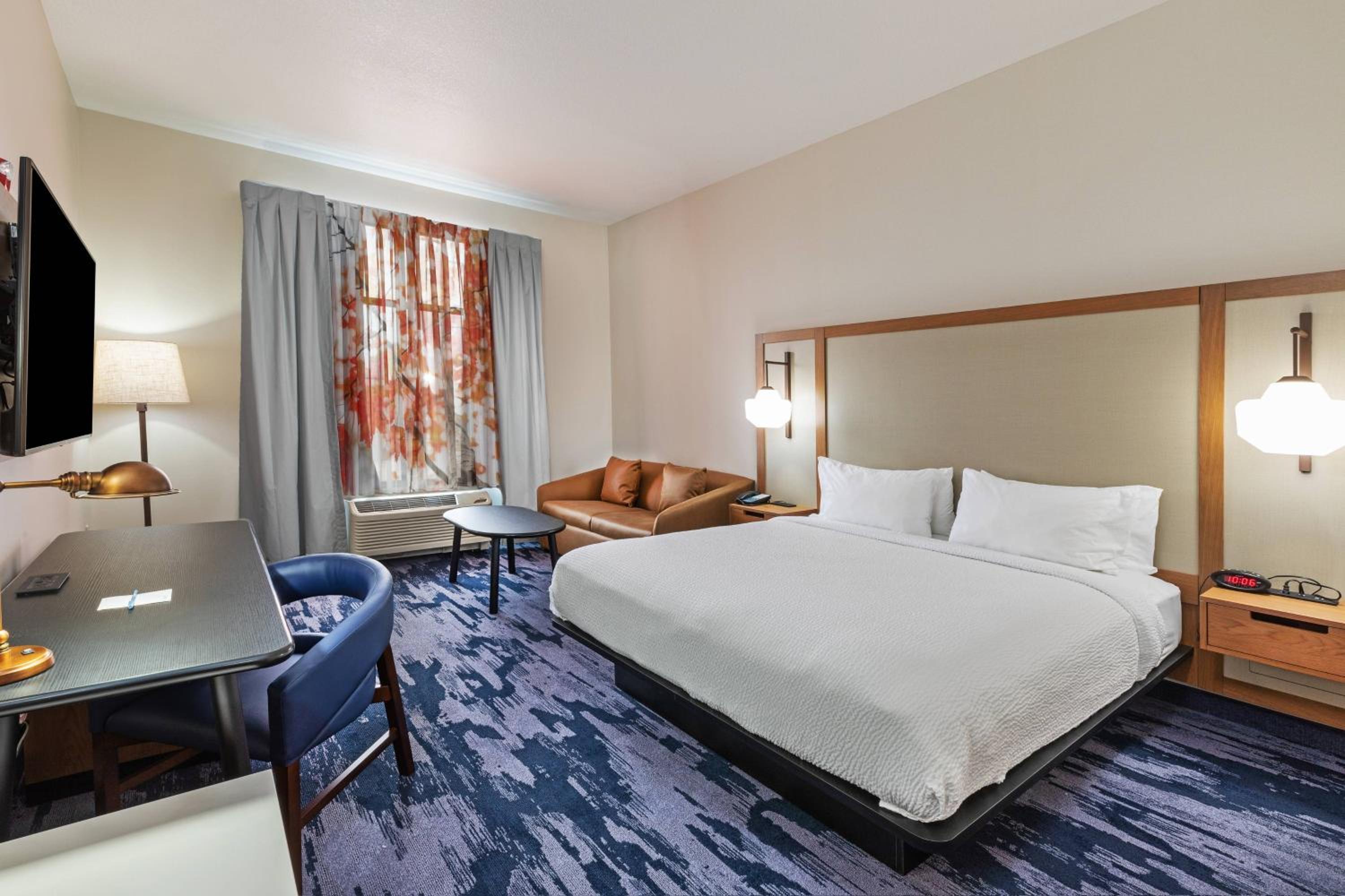 King Room with Sofa Bed