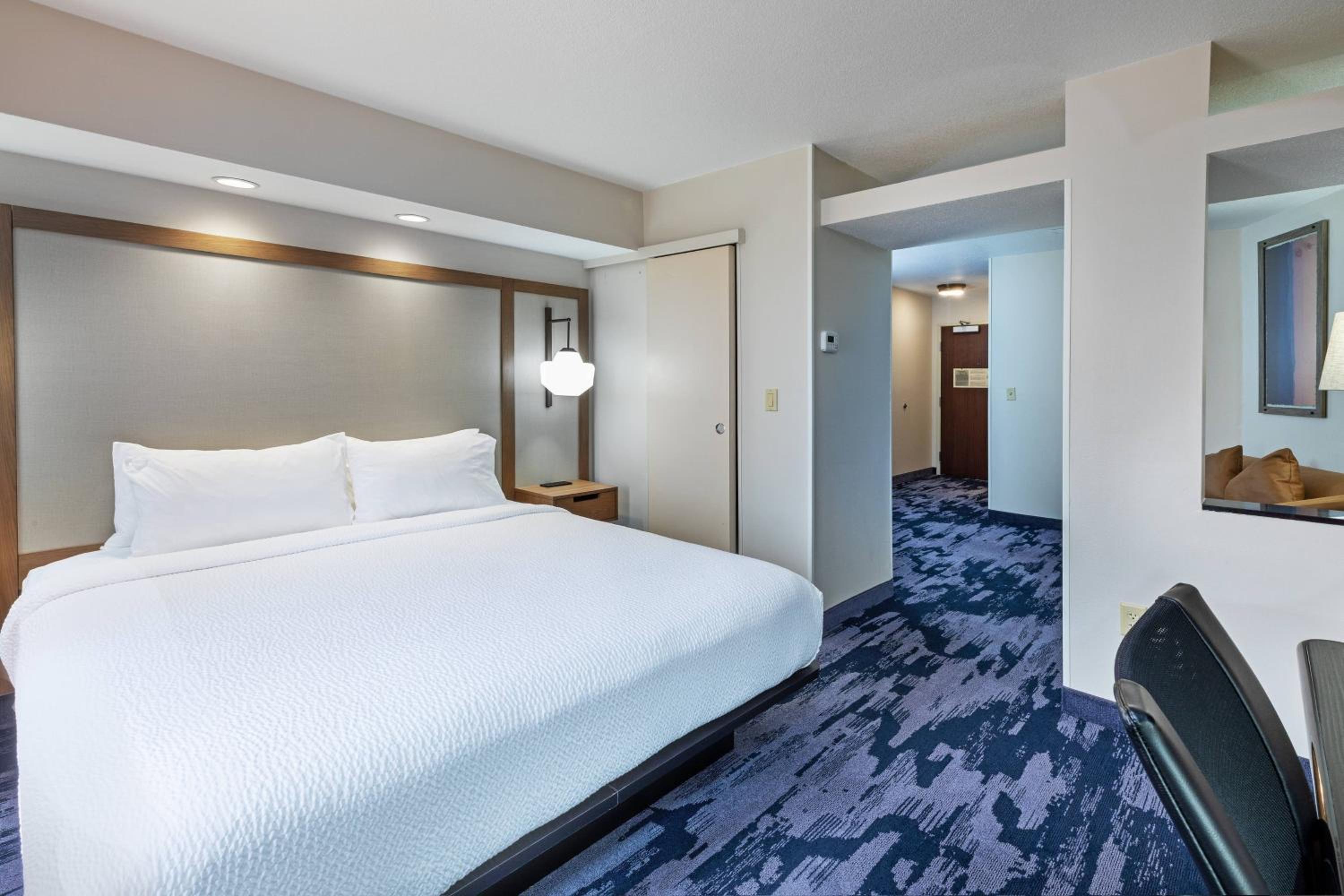 One-Bedroom King Suite with Bathtub and Sofa Bed - Mobility Access/Hearing Accessible