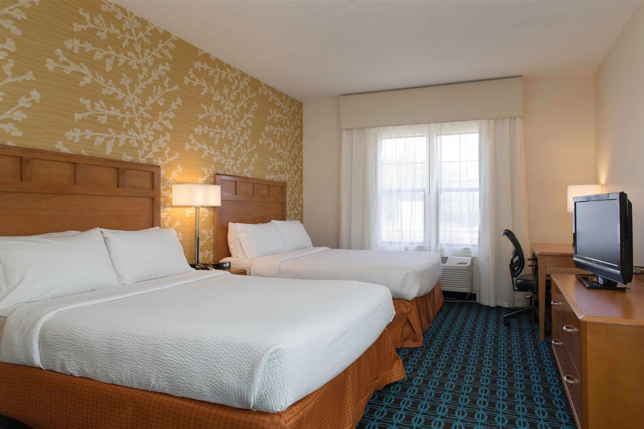 Queen Room with Two Queen Beds and Adapted Tub - Mobility and Hearing Accessible