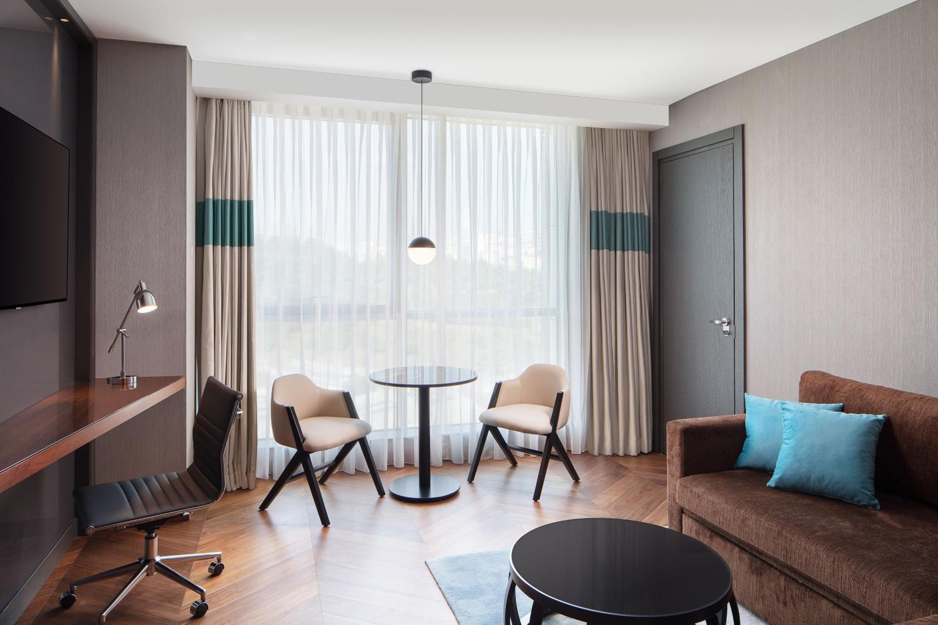 One-Bedroom Junior King Suite