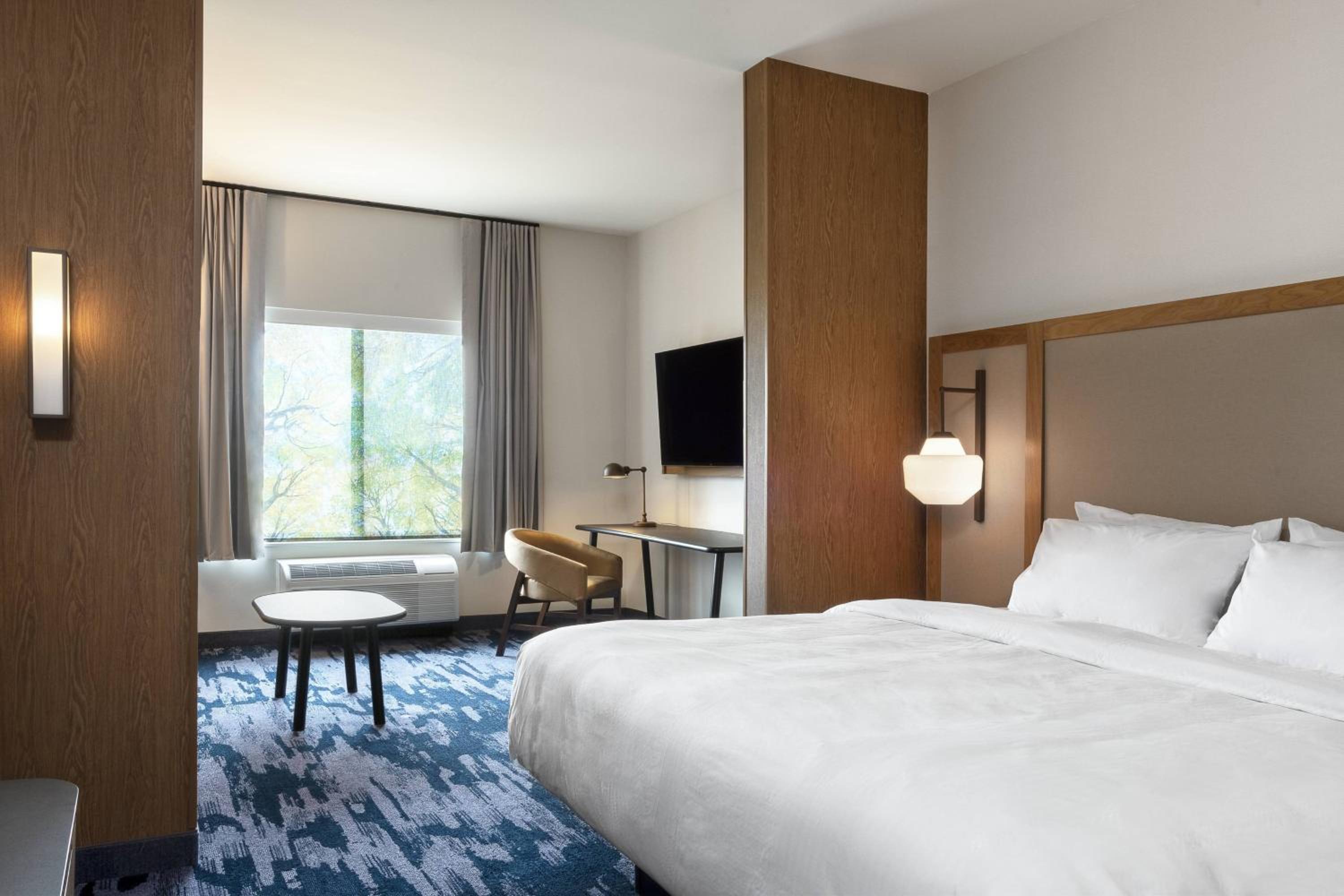 King Suite with Sofa Bed and Roll-in Shower - Mobility Accessible