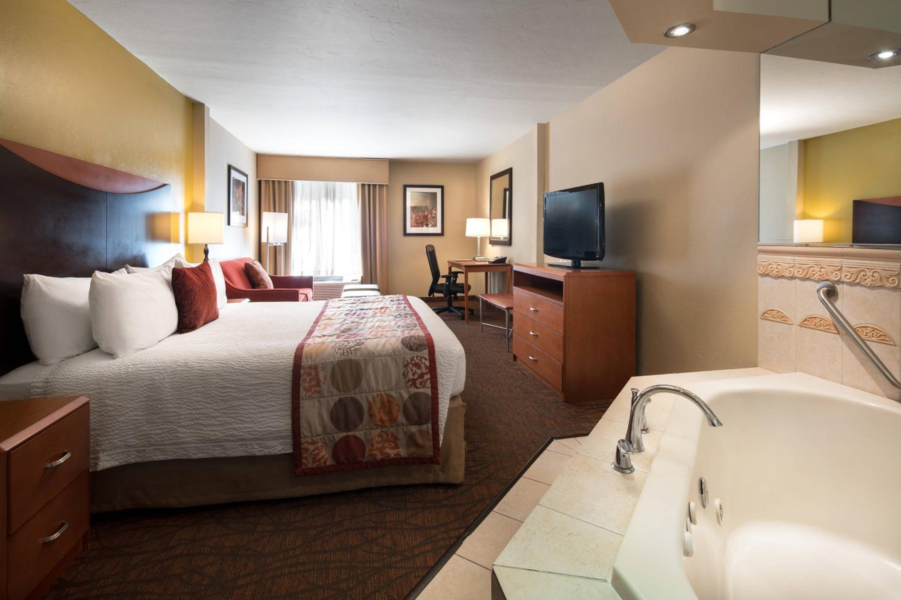 King Room with Whirlpool and Sofa Bed