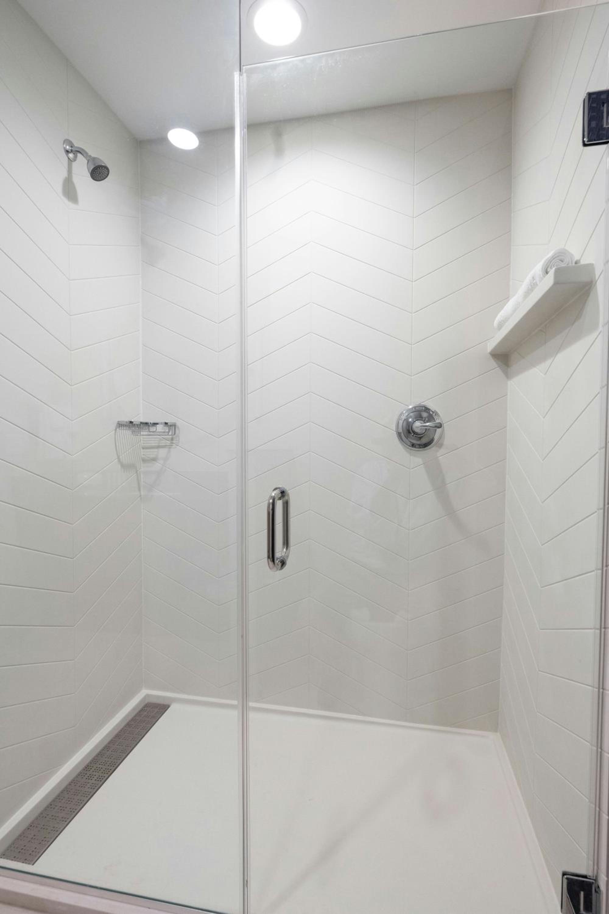 King Room - Hearing Accessible - Photo 3