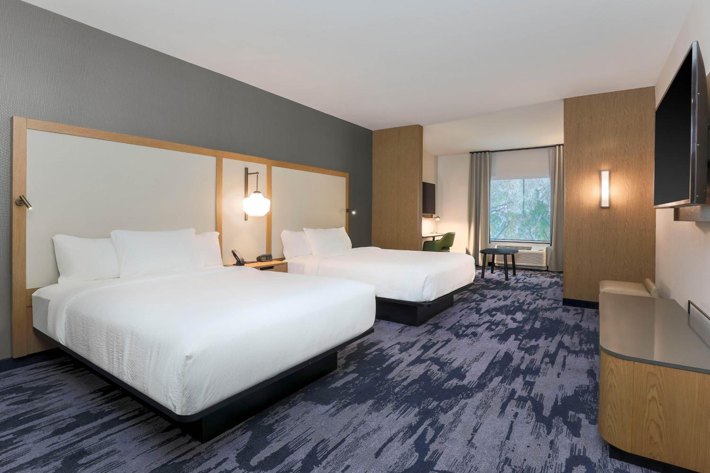 Queen Suite with Two Queen Beds and Sofa Bed - Hearing Accessible - Photo 2