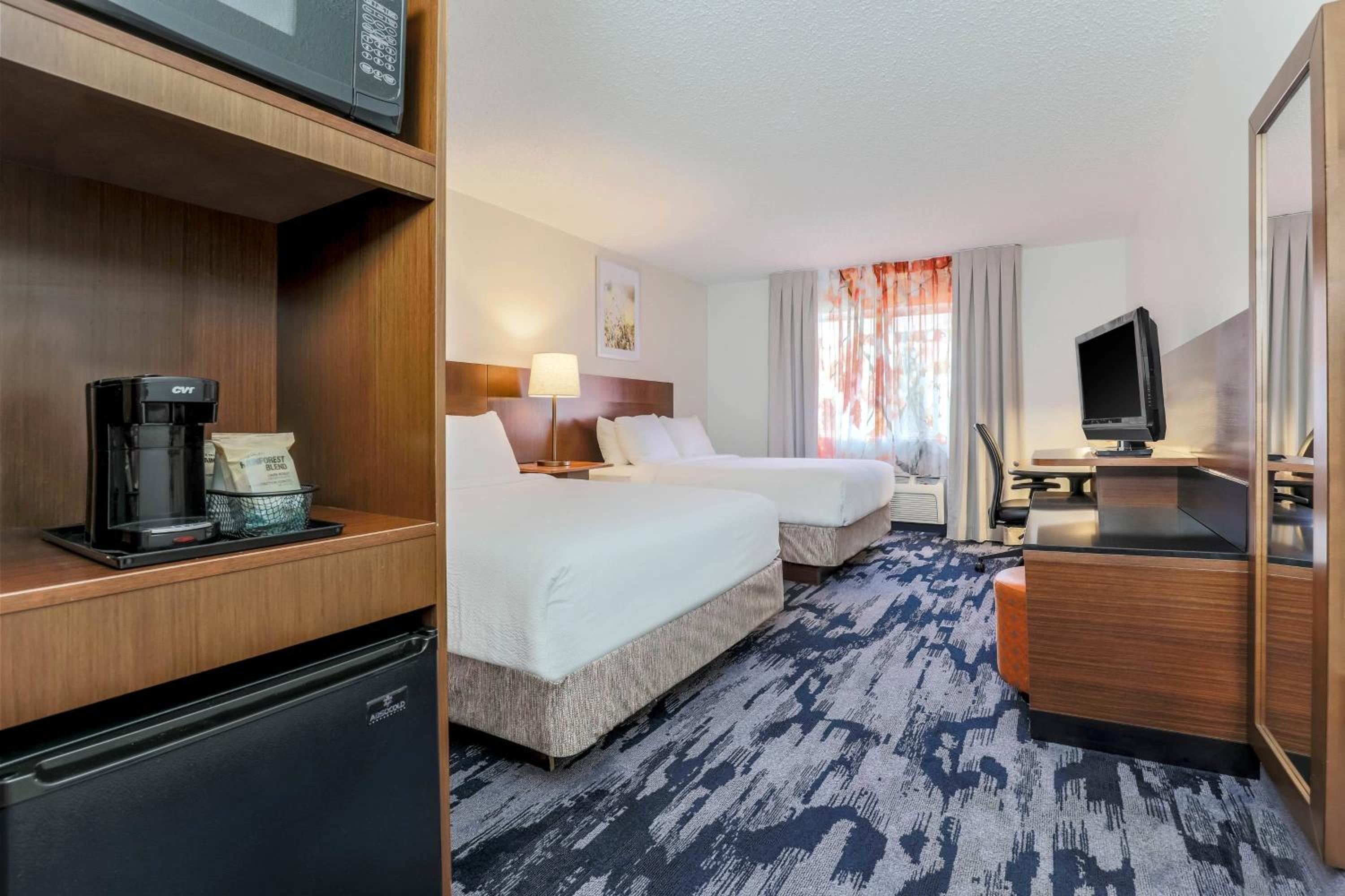 Queen Room with Two Queen Beds and Bathtub - Mobility Access/Hearing Accessible - Photo 1