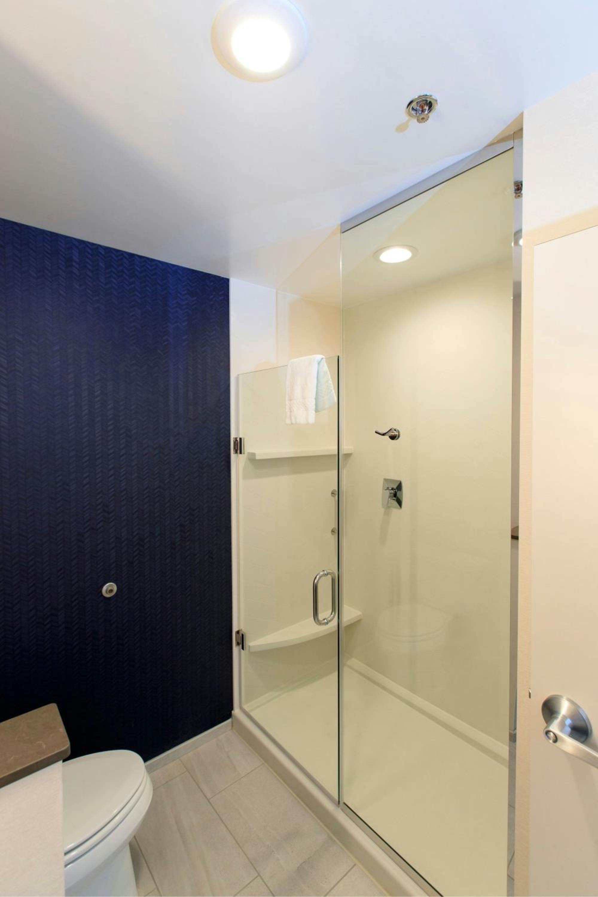 Queen Room with Two Queen Beds - Hearing Accessible