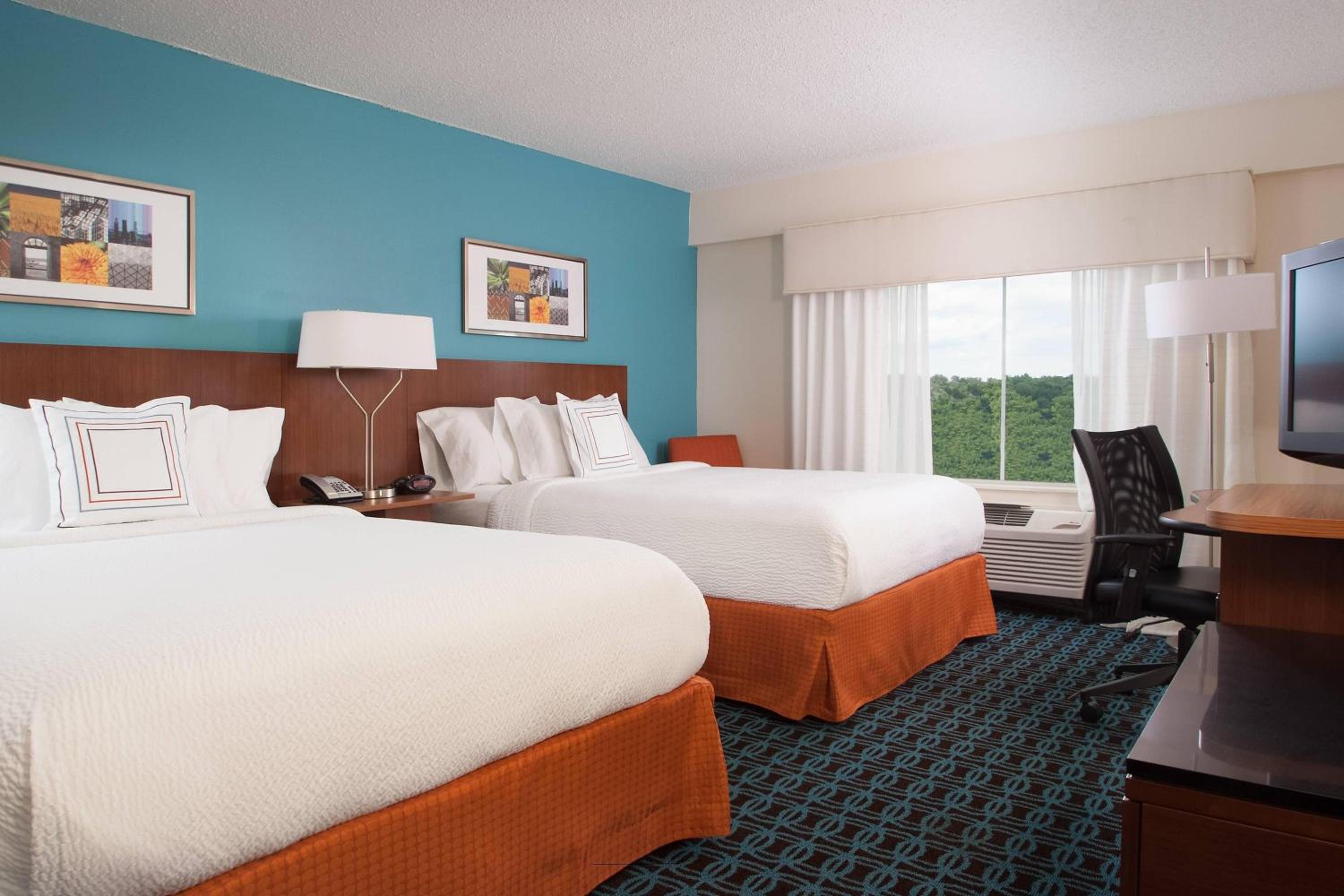 Queen Room with Two Queen Beds and Roll-in Shower - Mobility Accessible - Photo 1