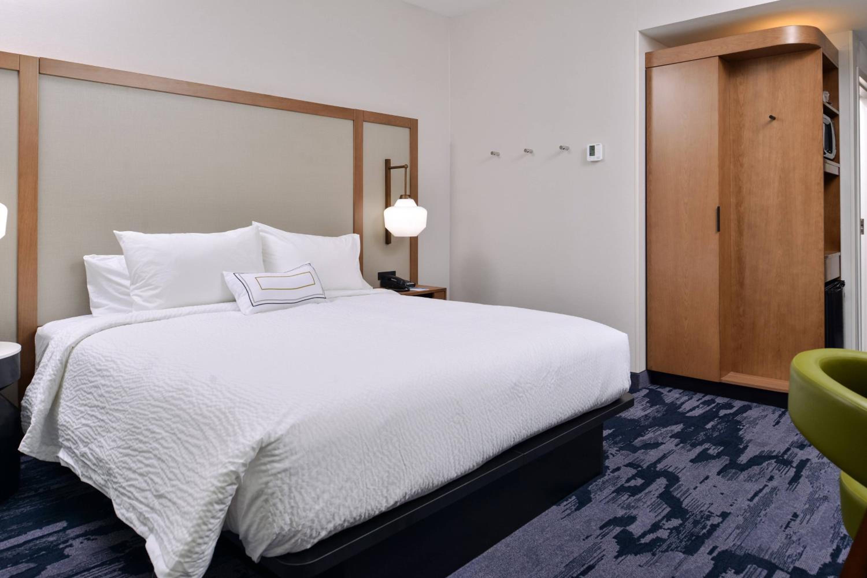 King Room with Roll-In Shower - Mobility Access/Hearing Accessible photo 2
