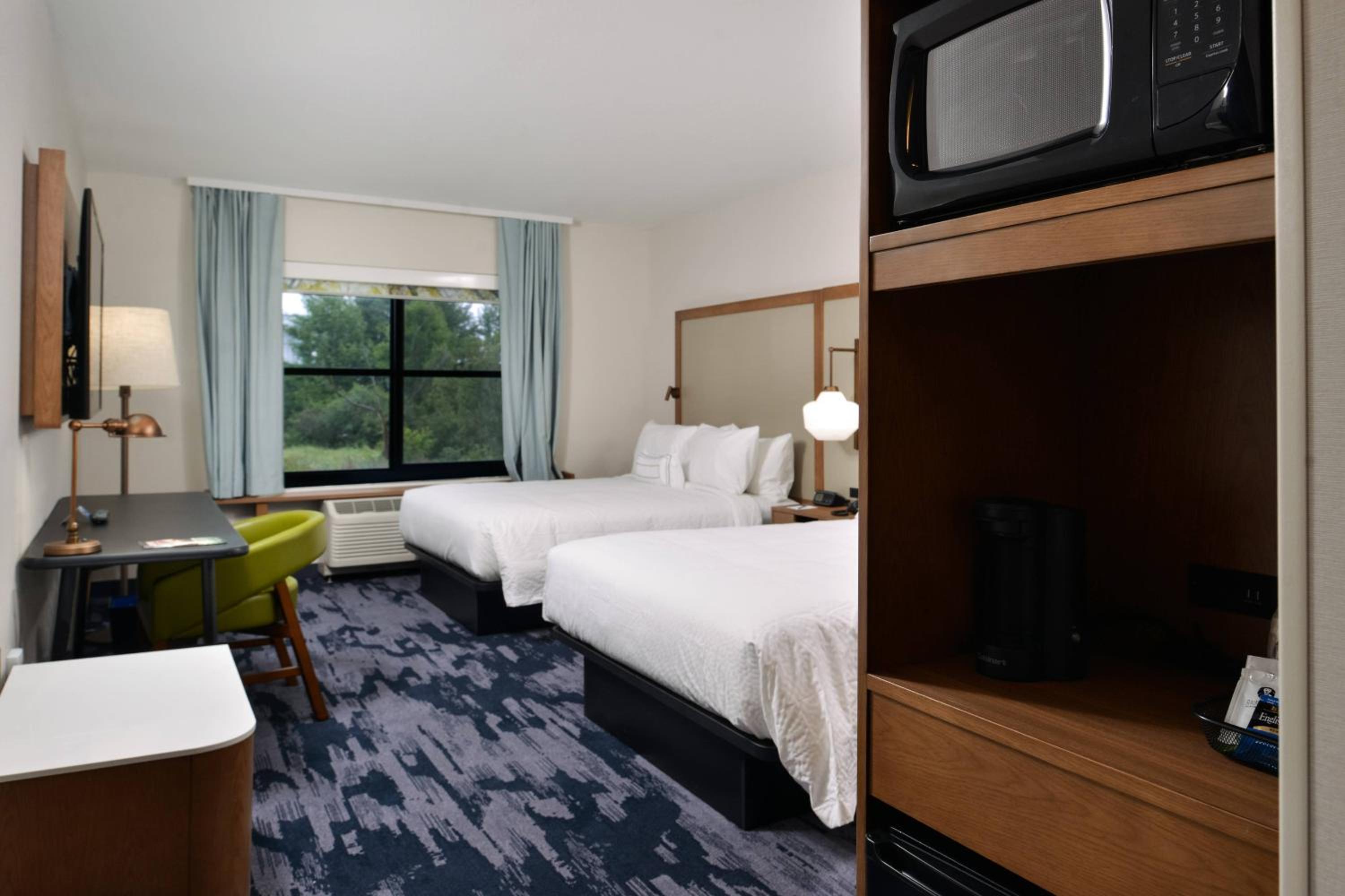 Queen Room with Two Queen Beds - Hearing Accessible photo 2