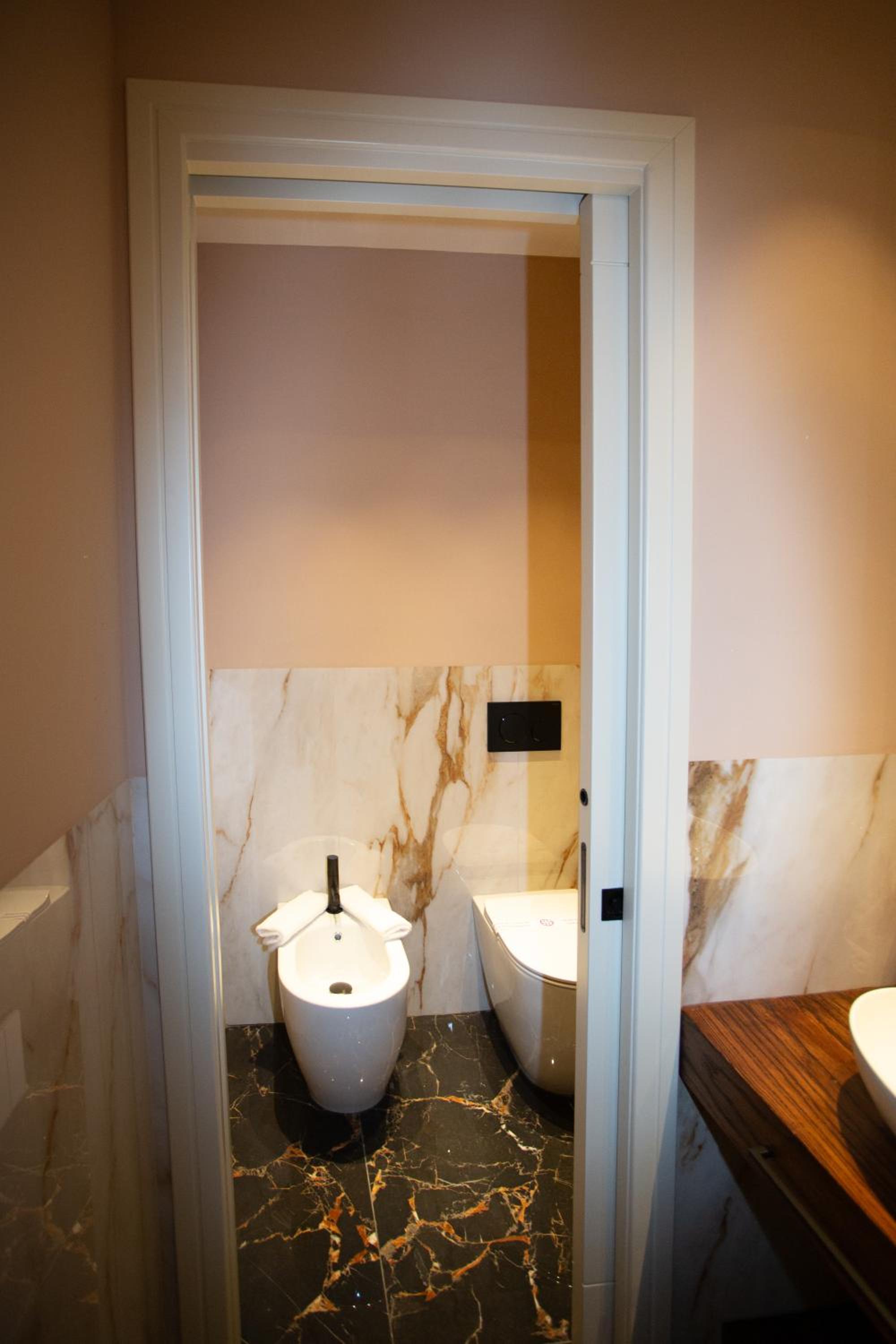 Suite with Hot Tub photo 3