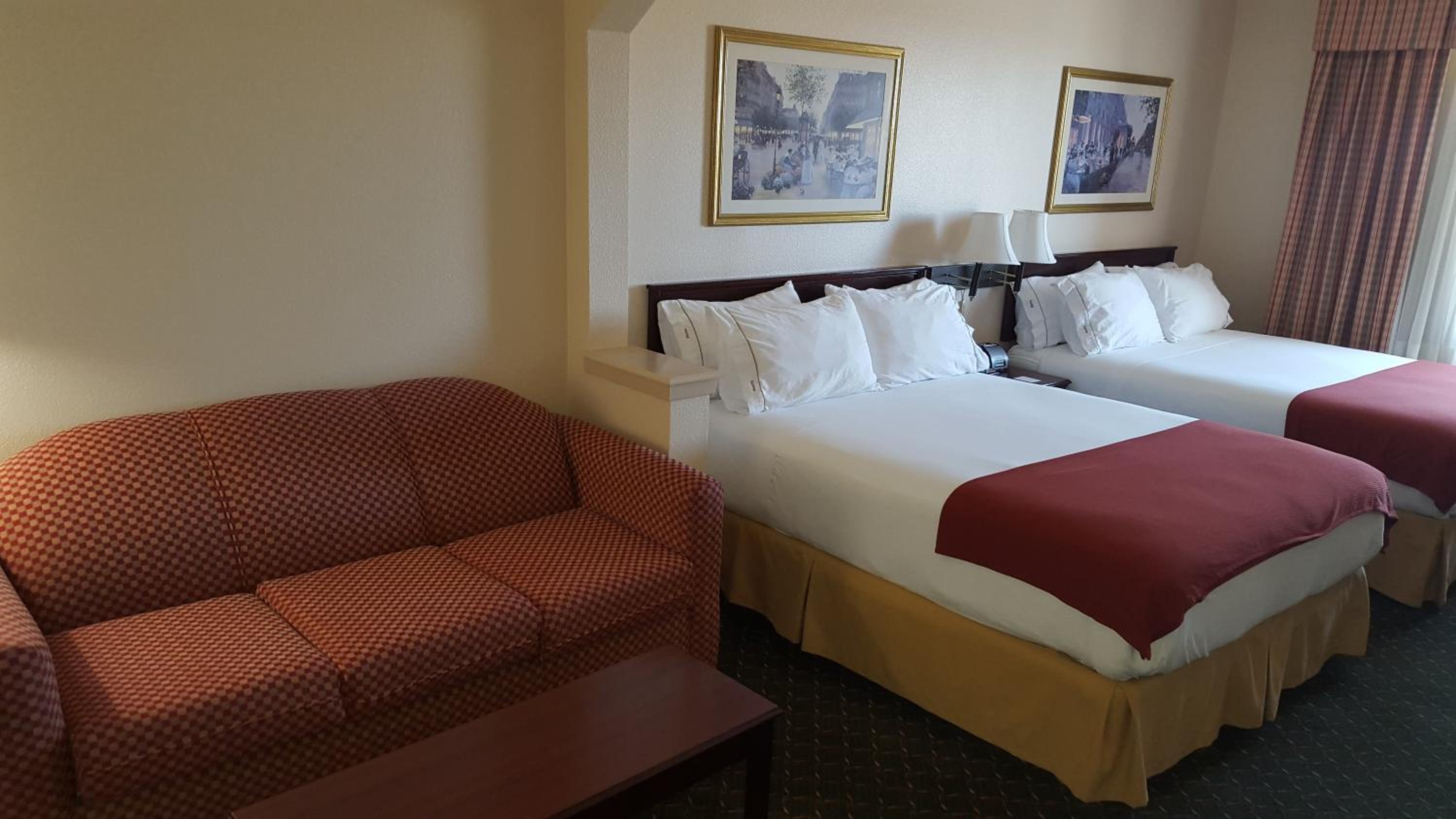 Queen Room with Two Queen Beds and Sofa Bed - Non-Smoking
