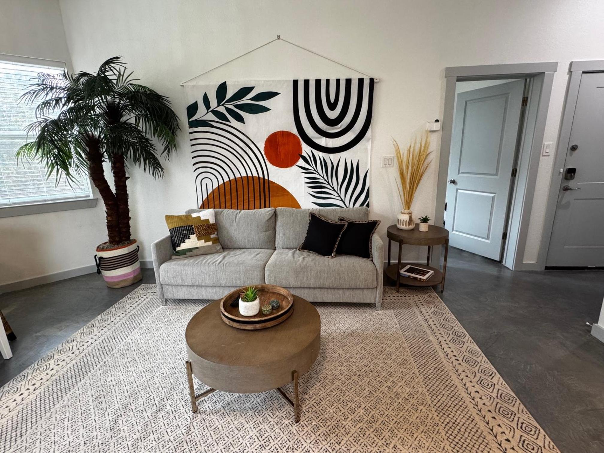 Apartment photo 2