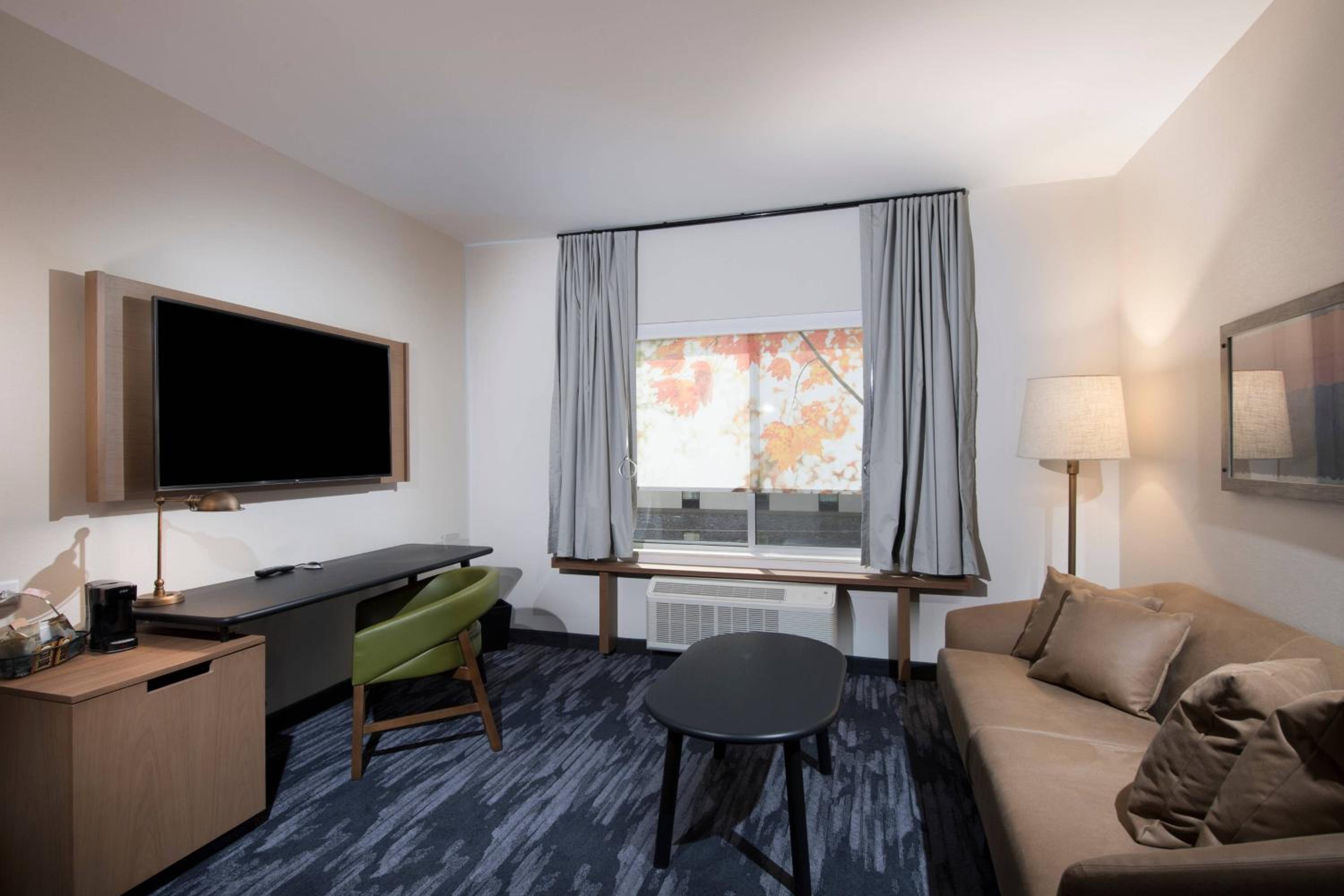Queen Suite with Two Queen Beds - Hearing Accessible - Photo 2