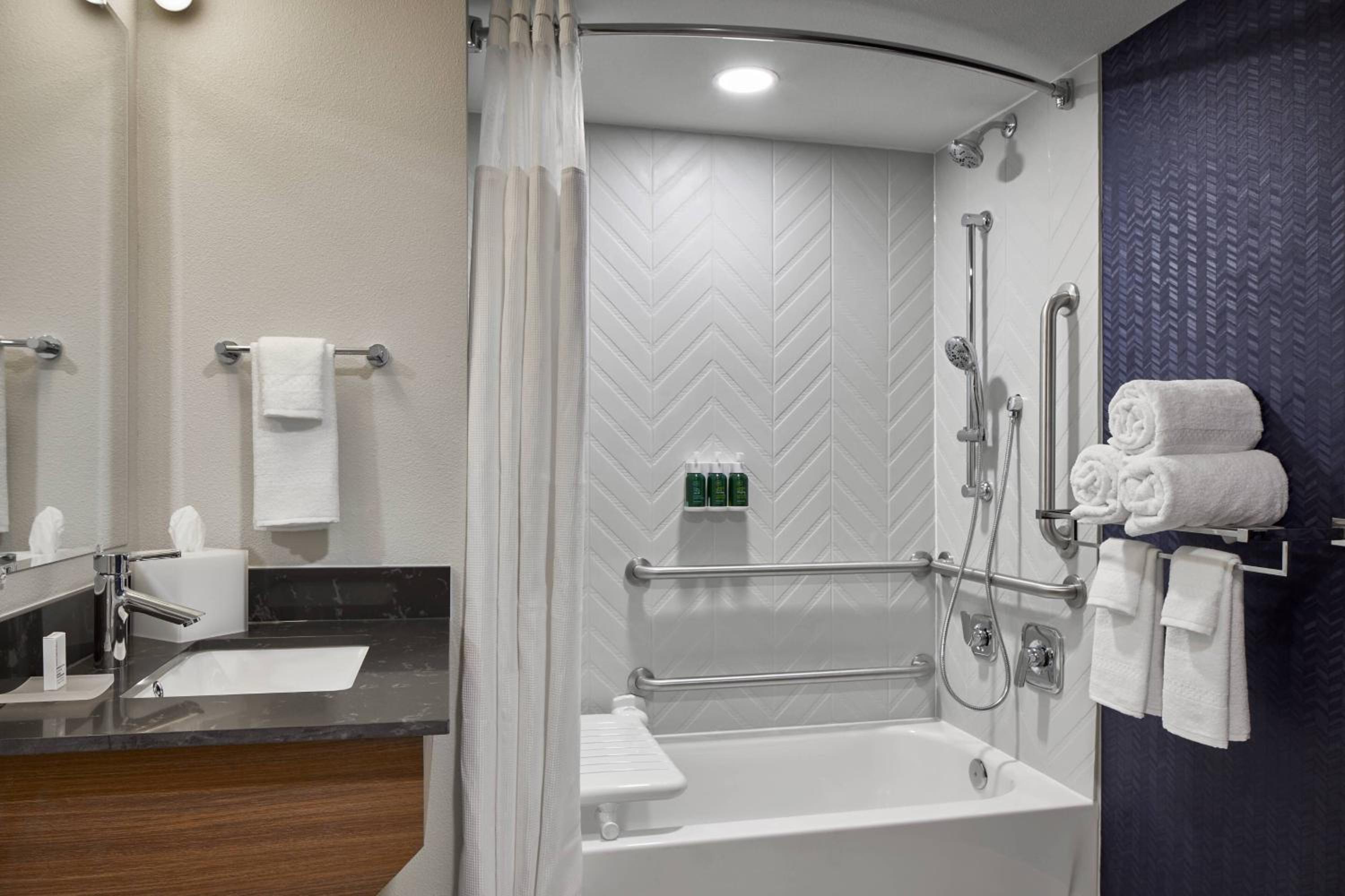King Room with Adapted Tub - Mobility and Hearing Accessible